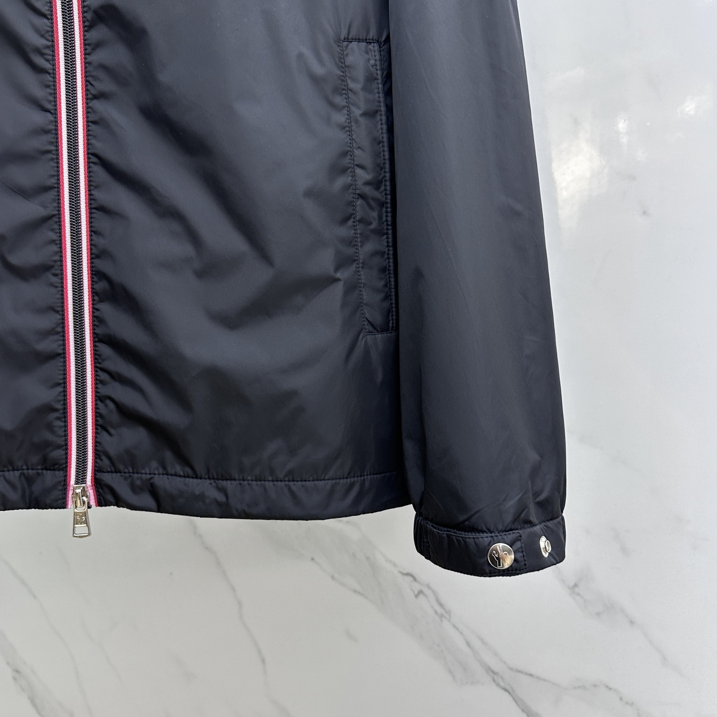 🆕Moncler蒙口 2025ss早秋新款连帽夹克外套，袖臂口袋仔章刺绣logo外套，穿上就是舒适自在又