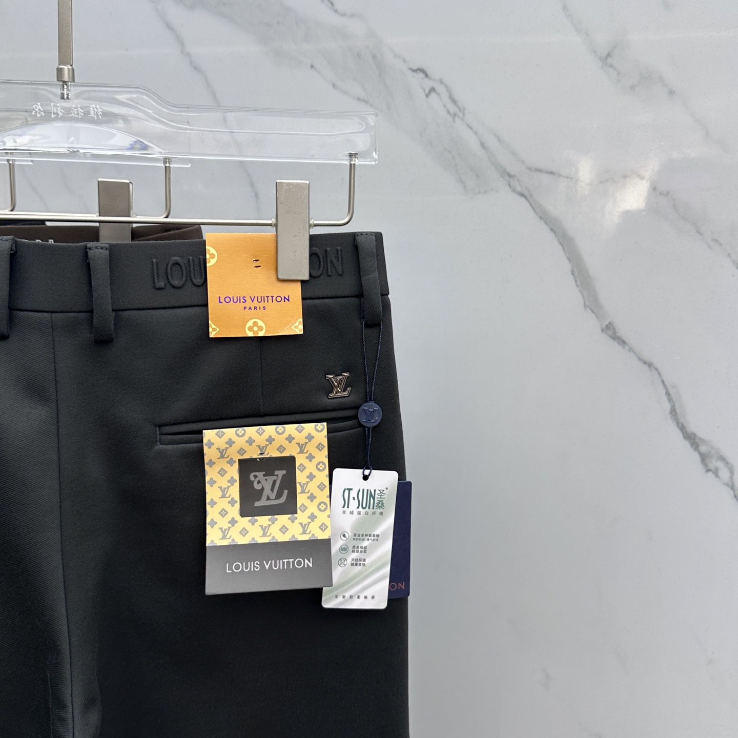 🆕LV路易威登 2025早秋新品休闲裤西裤，官网同步发售，裤身工艺设计，进口客供辅料、面料定制，代工厂出