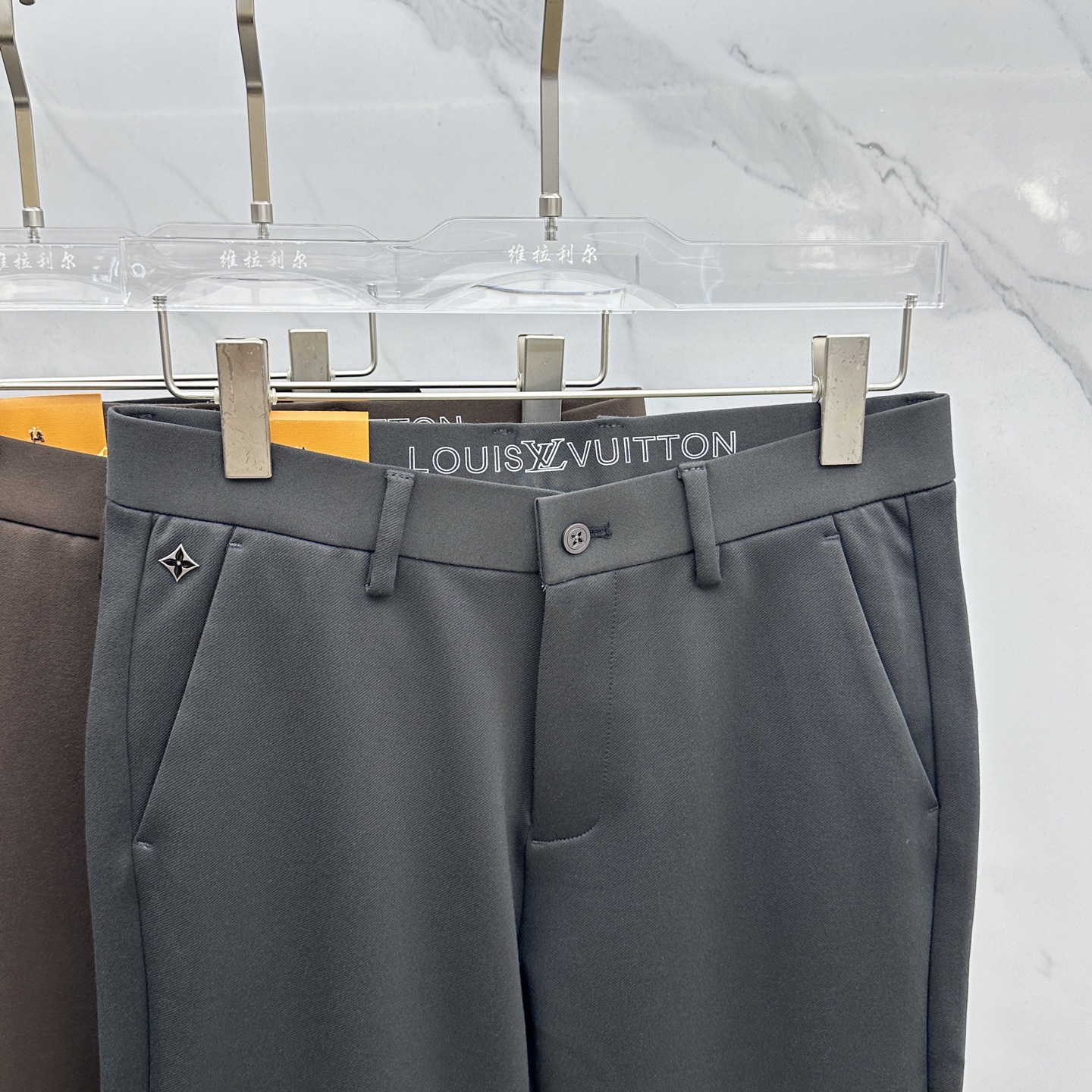 🆕LV路易威登 2025早秋新品休闲裤西裤，官网同步发售，裤身工艺设计，进口客供辅料、面料定制，代工厂出