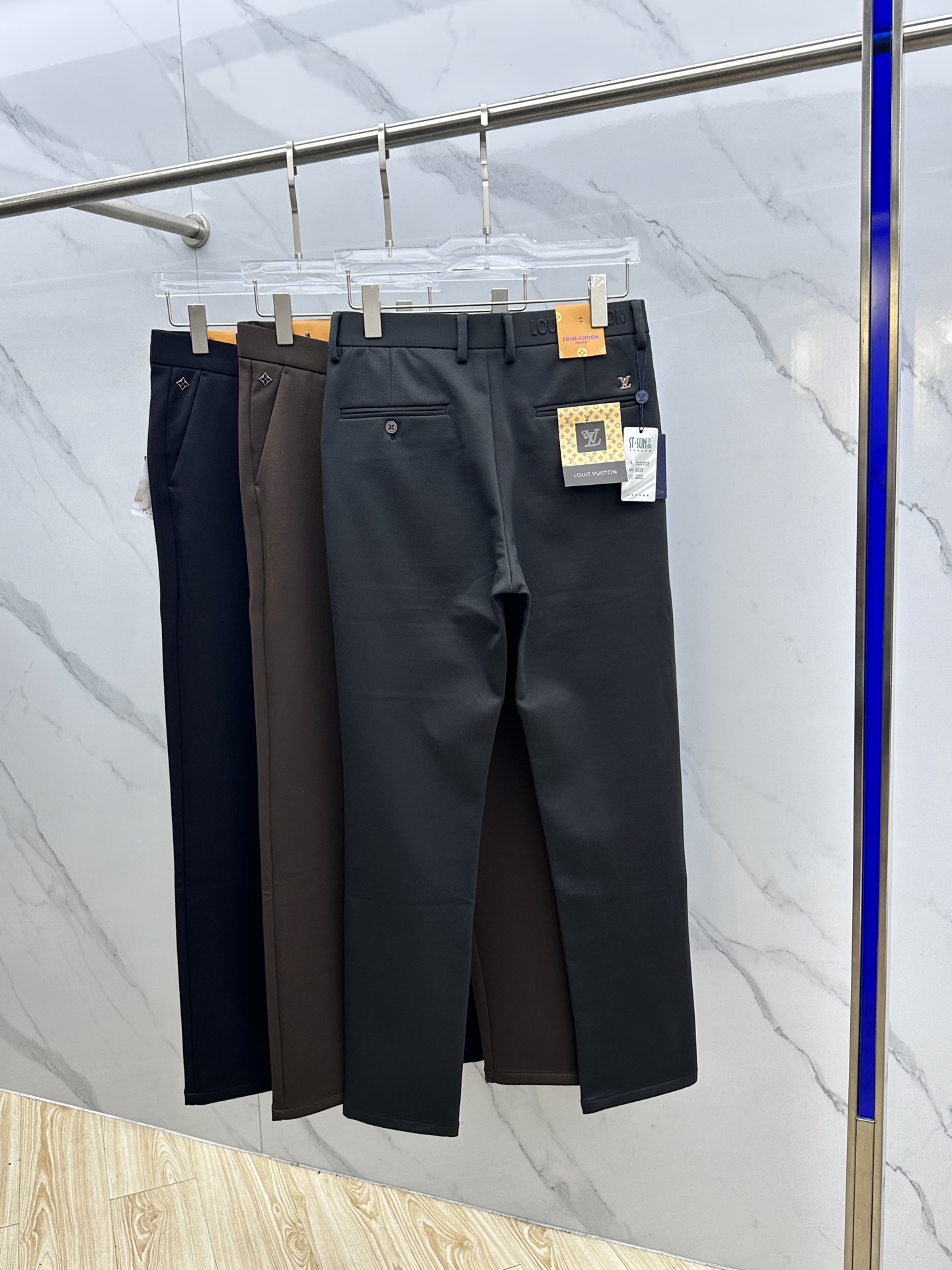 🆕LV路易威登 2025早秋新品休闲裤西裤，官网同步发售，裤身工艺设计，进口客供辅料、面料定制，代工厂出