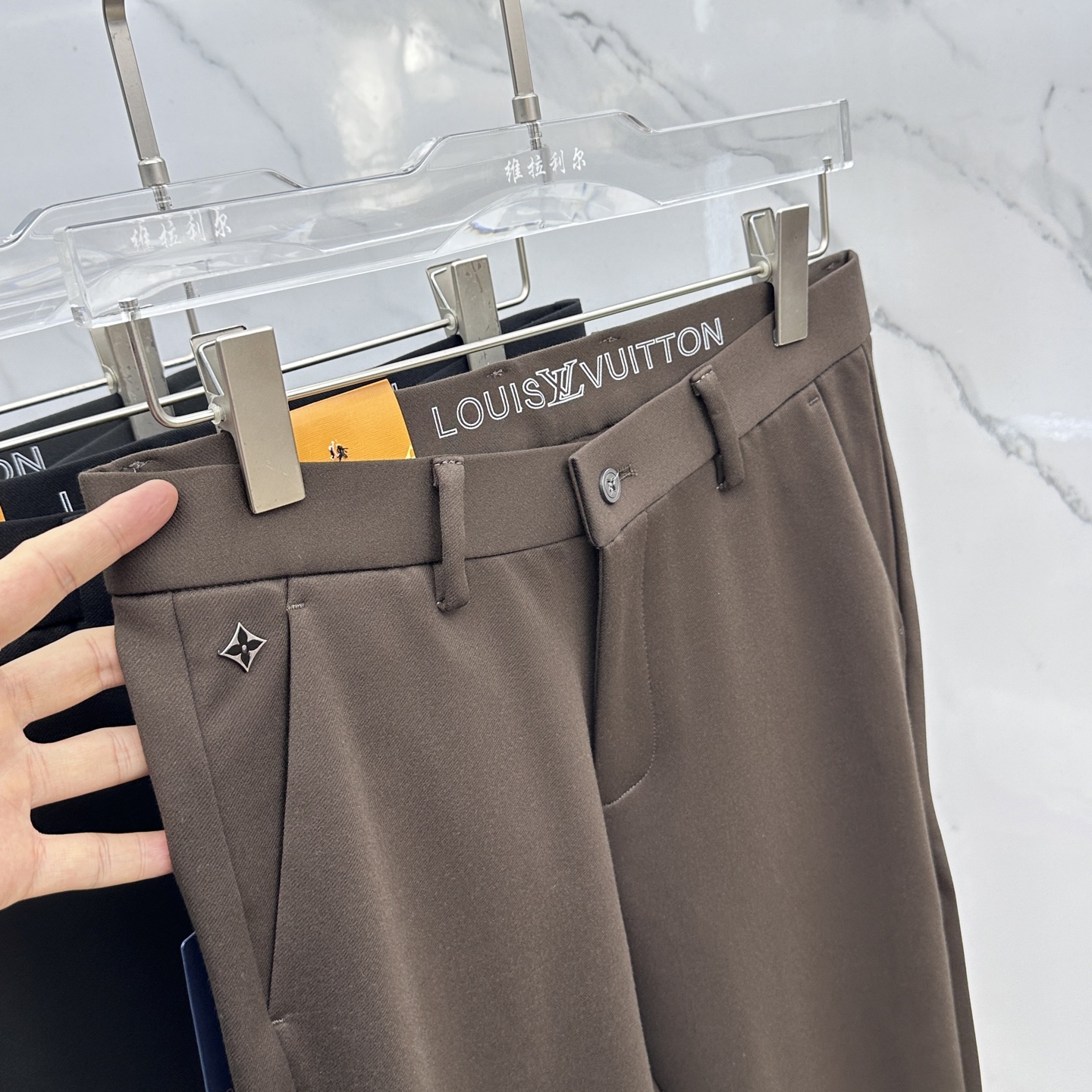 🆕LV路易威登 2025早秋新品休闲裤西裤，官网同步发售，裤身工艺设计，进口客供辅料、面料定制，代工厂出