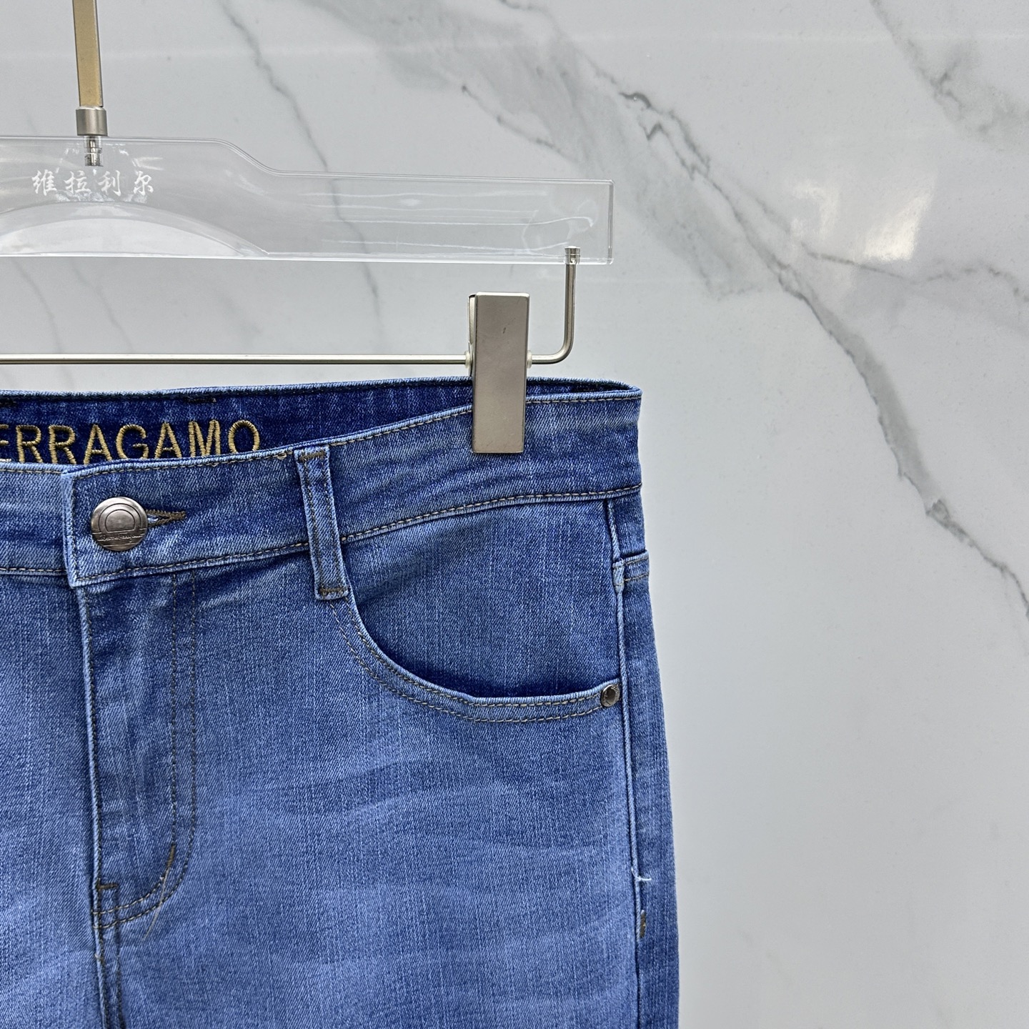 🆕Ferragamo菲拉格慕 🔥高端定制、2025早秋最新款牛仔裤 柜台同步发售 原版定制复刻 客供五金
