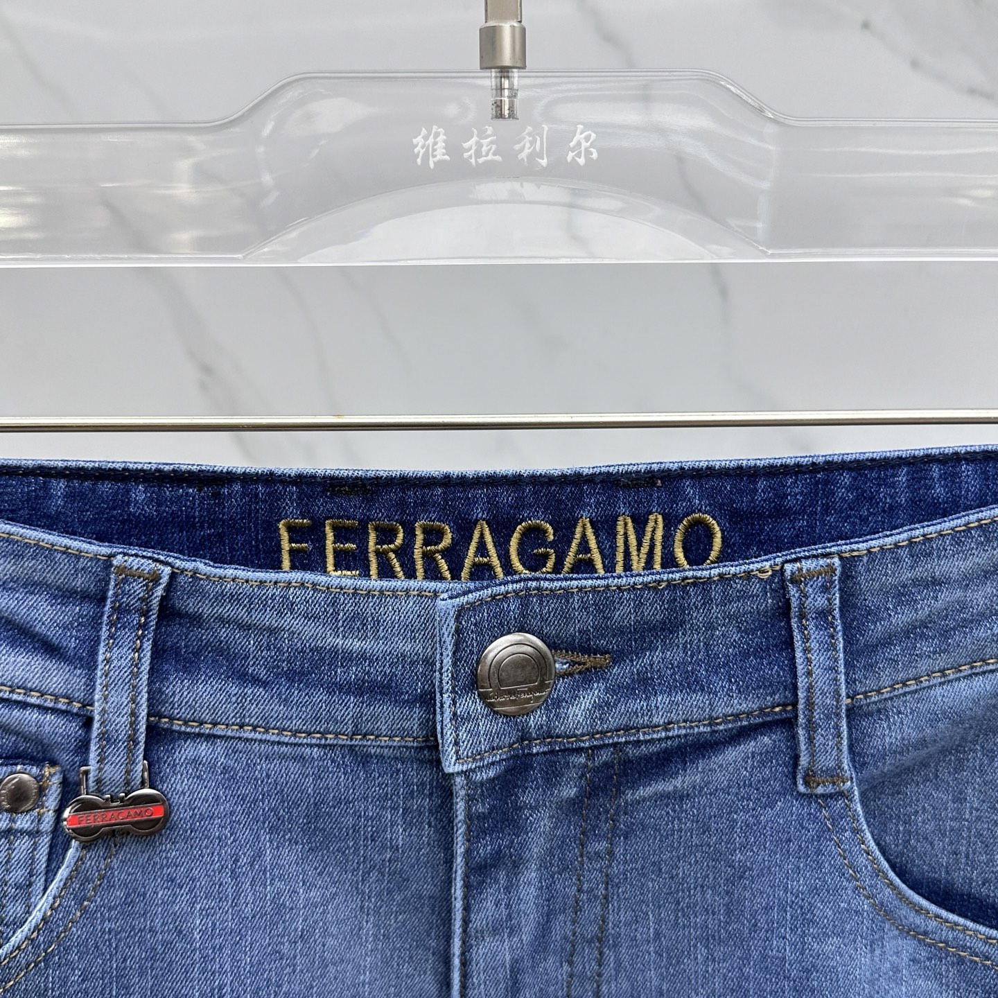 🆕Ferragamo菲拉格慕 🔥高端定制、2025早秋最新款牛仔裤 柜台同步发售 原版定制复刻 客供五金