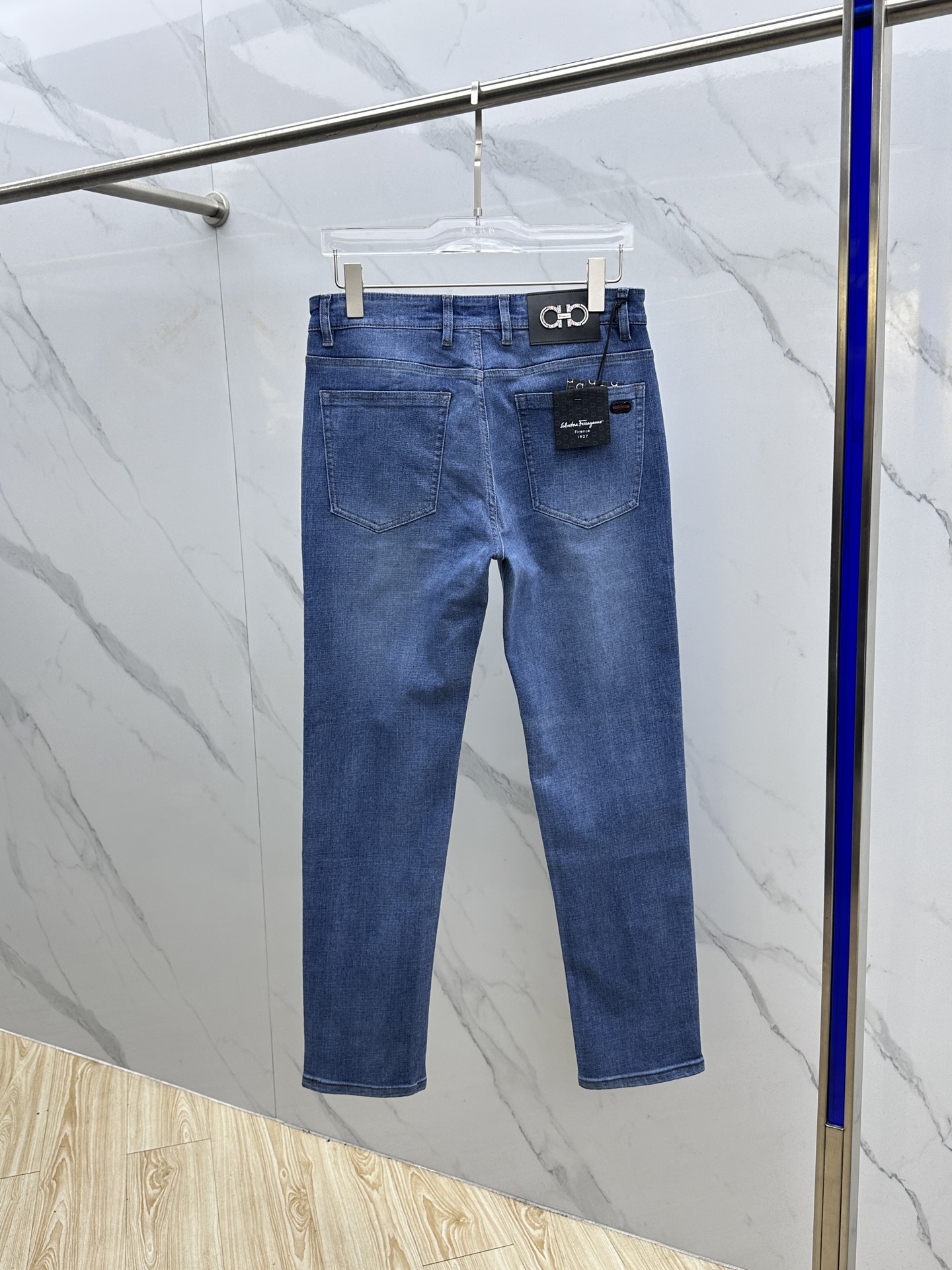 🆕Ferragamo菲拉格慕 🔥高端定制、2025早秋最新款牛仔裤 柜台同步发售 原版定制复刻 客供五金