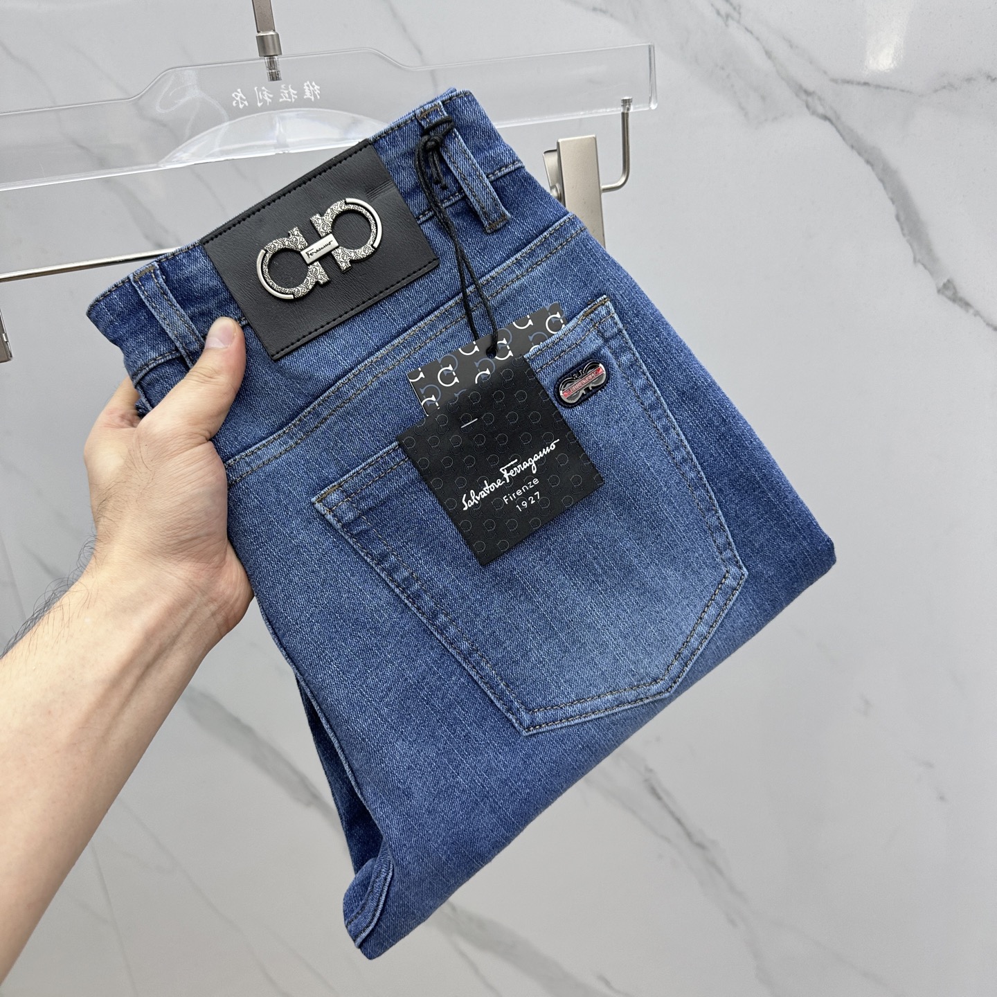 🆕Ferragamo菲拉格慕 🔥高端定制、2025早秋最新款牛仔裤 柜台同步发售 原版定制复刻 客供五金