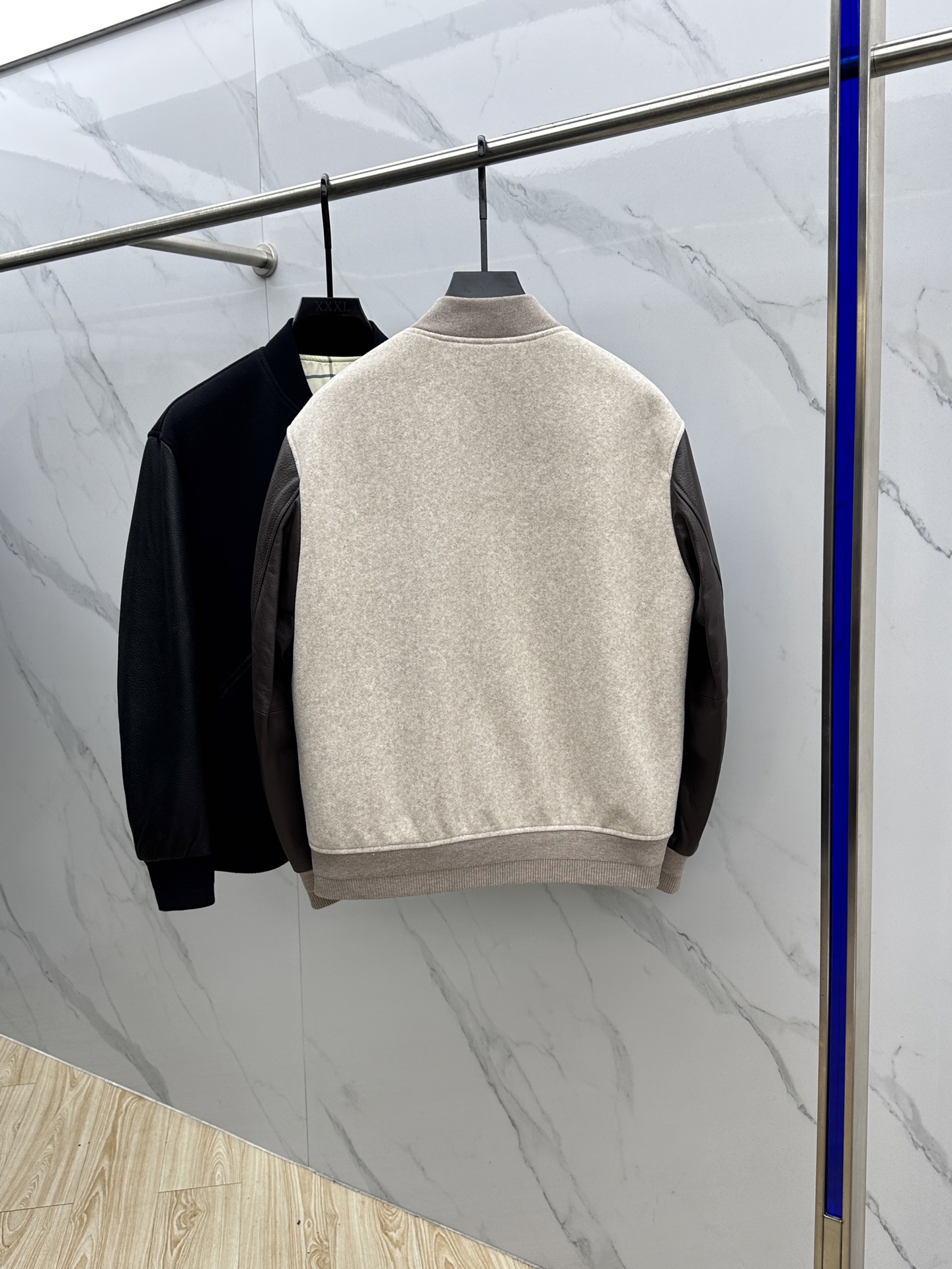 。🆕lP🆕男士真皮拼接毛呢休闲棒球服。洋行贸易货，重磅级臻品，殿堂级品鉴尤物。棒球领常规的版型，简约设计