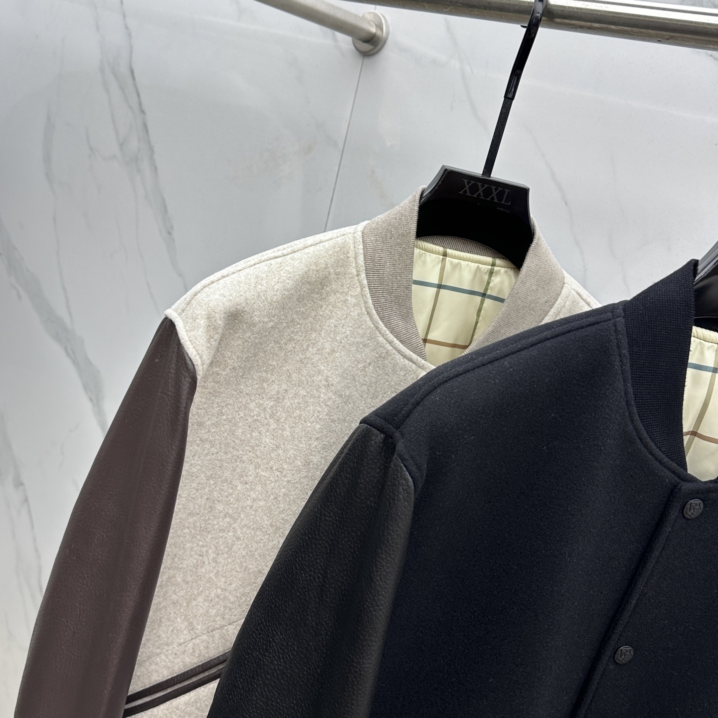 。 🆕lP🆕男士真皮拼接毛呢休闲棒球服。洋行贸易货，重磅级臻品，殿堂级品鉴尤物。棒球领常规的版型，简约设