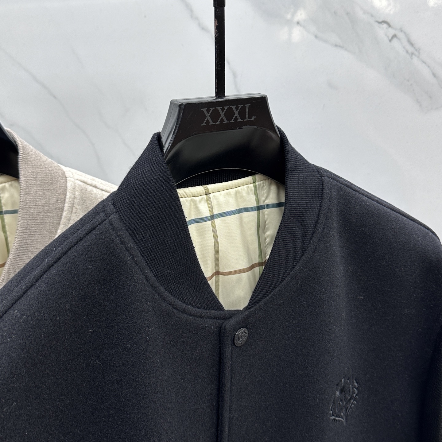 。 🆕lP🆕男士真皮拼接毛呢休闲棒球服。洋行贸易货，重磅级臻品，殿堂级品鉴尤物。棒球领常规的版型，简约设