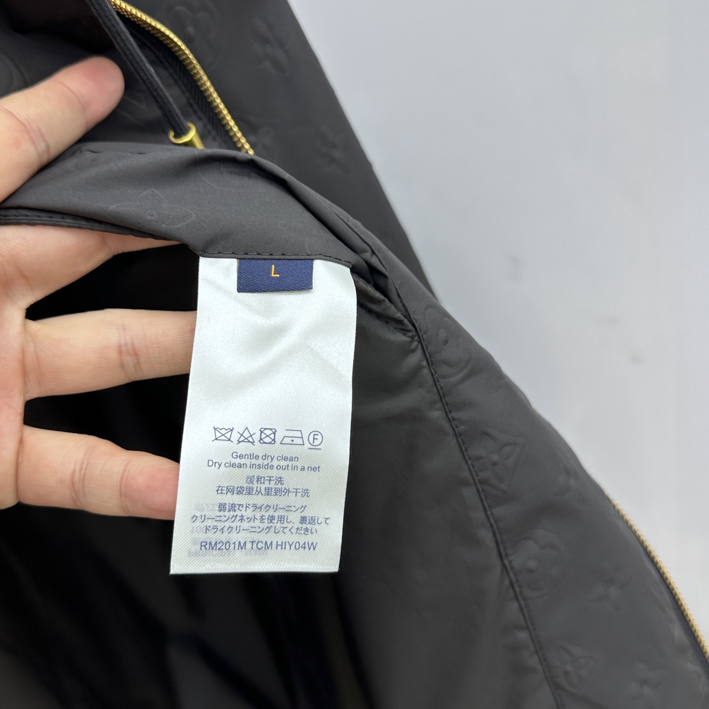 。🆕LV路易威登 2025ss早秋新款发布 驴牌连帽夹克外套，秋季爆款夹薄棉夹克外套，LV字母提花面料设