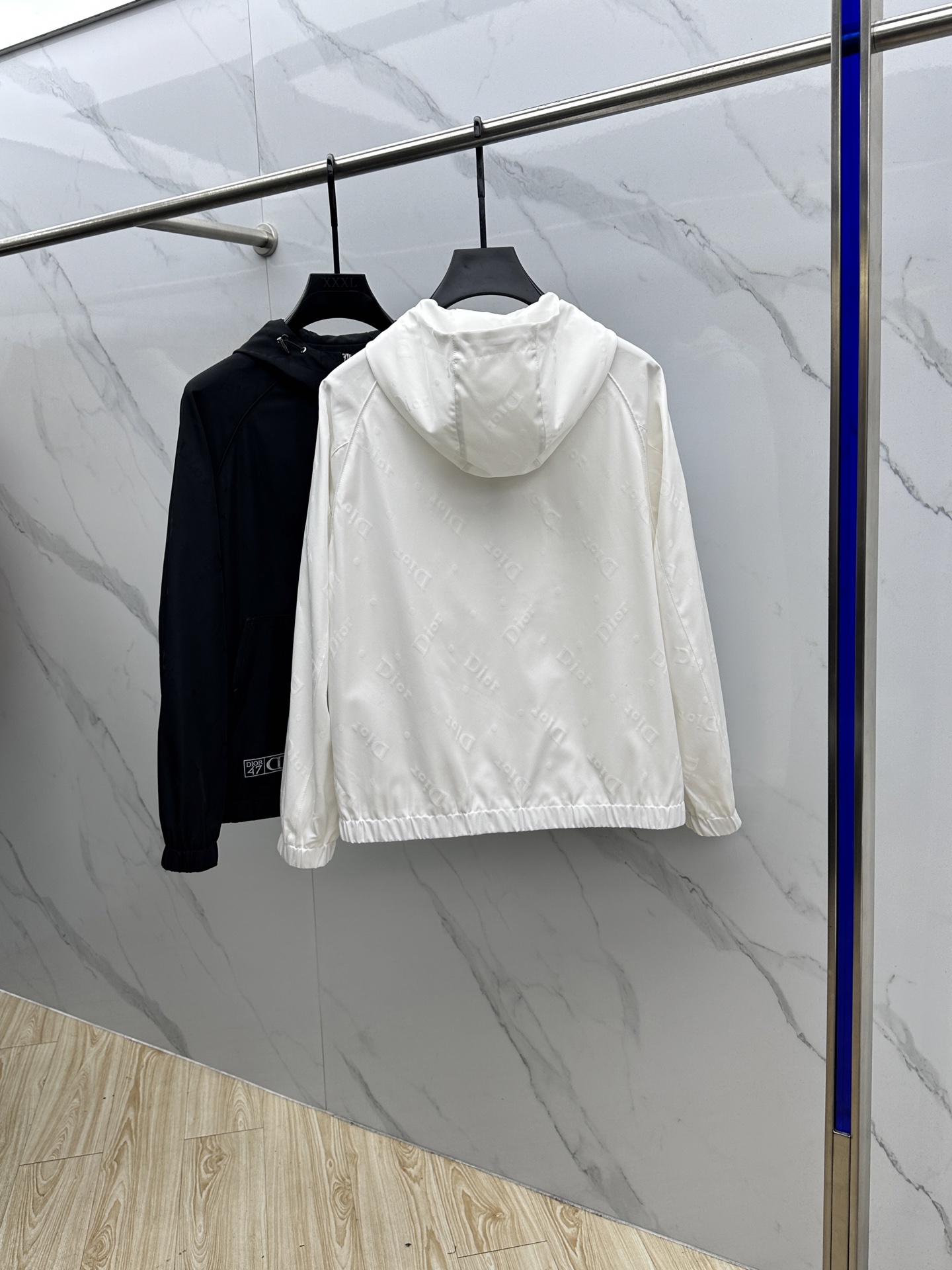 。 🆕Dior迪奥 2025ss早秋新款发布 迪奥连帽夹克外套，秋季爆款夹薄棉夹克外套，Dior字母提花