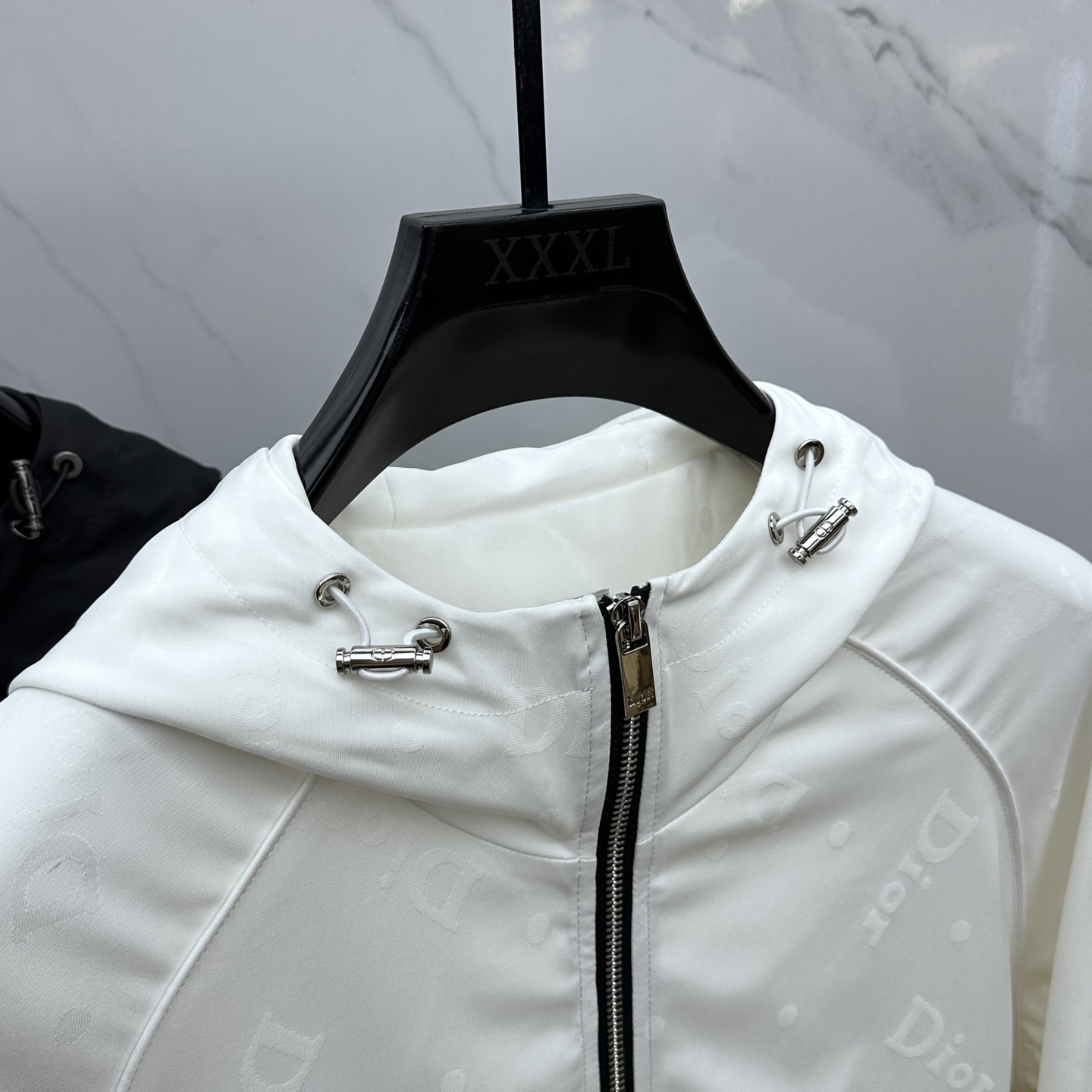 。 🆕Dior迪奥 2025ss早秋新款发布 迪奥连帽夹克外套，秋季爆款夹薄棉夹克外套，Dior字母提花