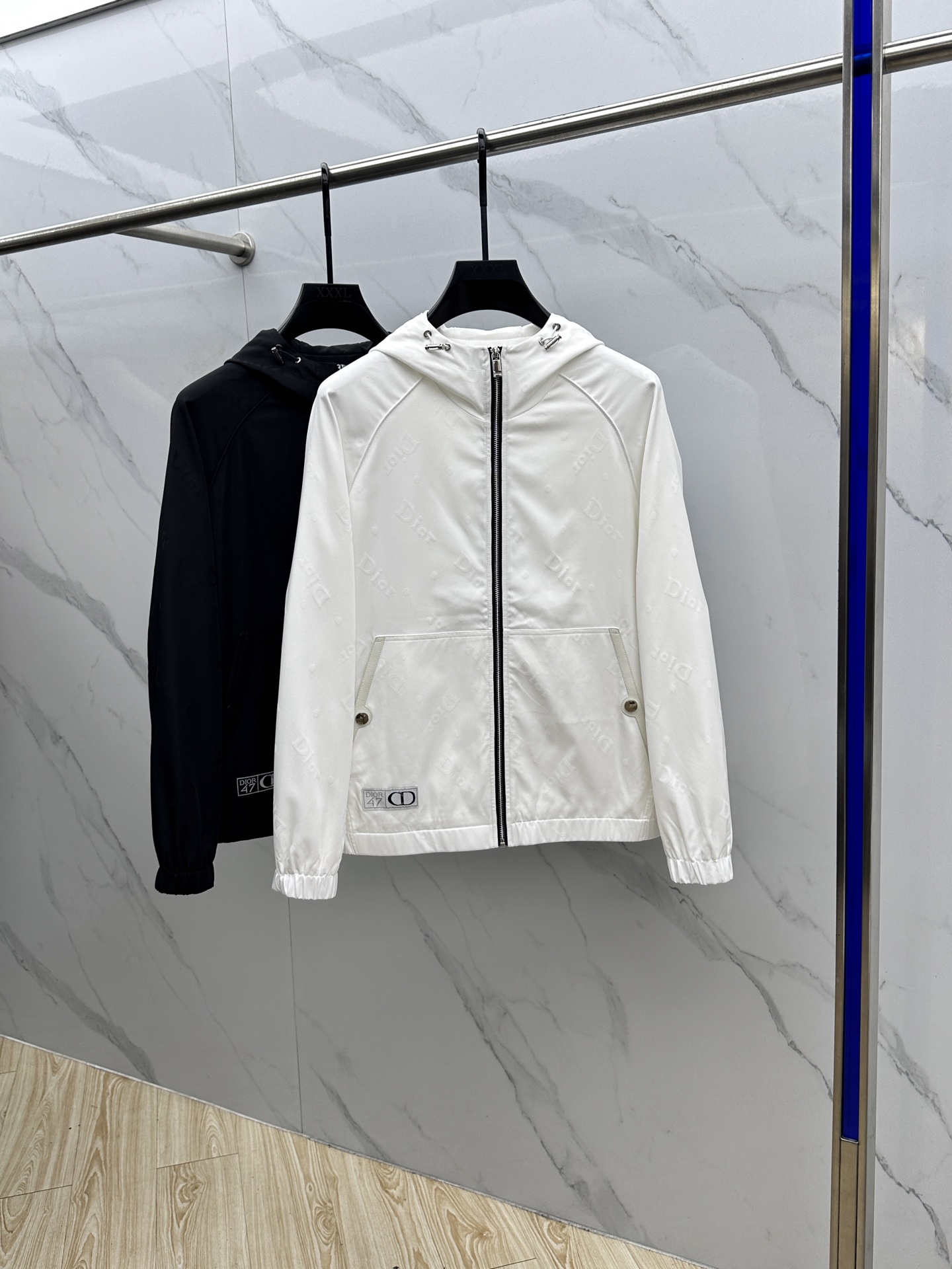 。 🆕Dior迪奥 2025ss早秋新款发布 迪奥连帽夹克外套，秋季爆款夹薄棉夹克外套，Dior字母提花