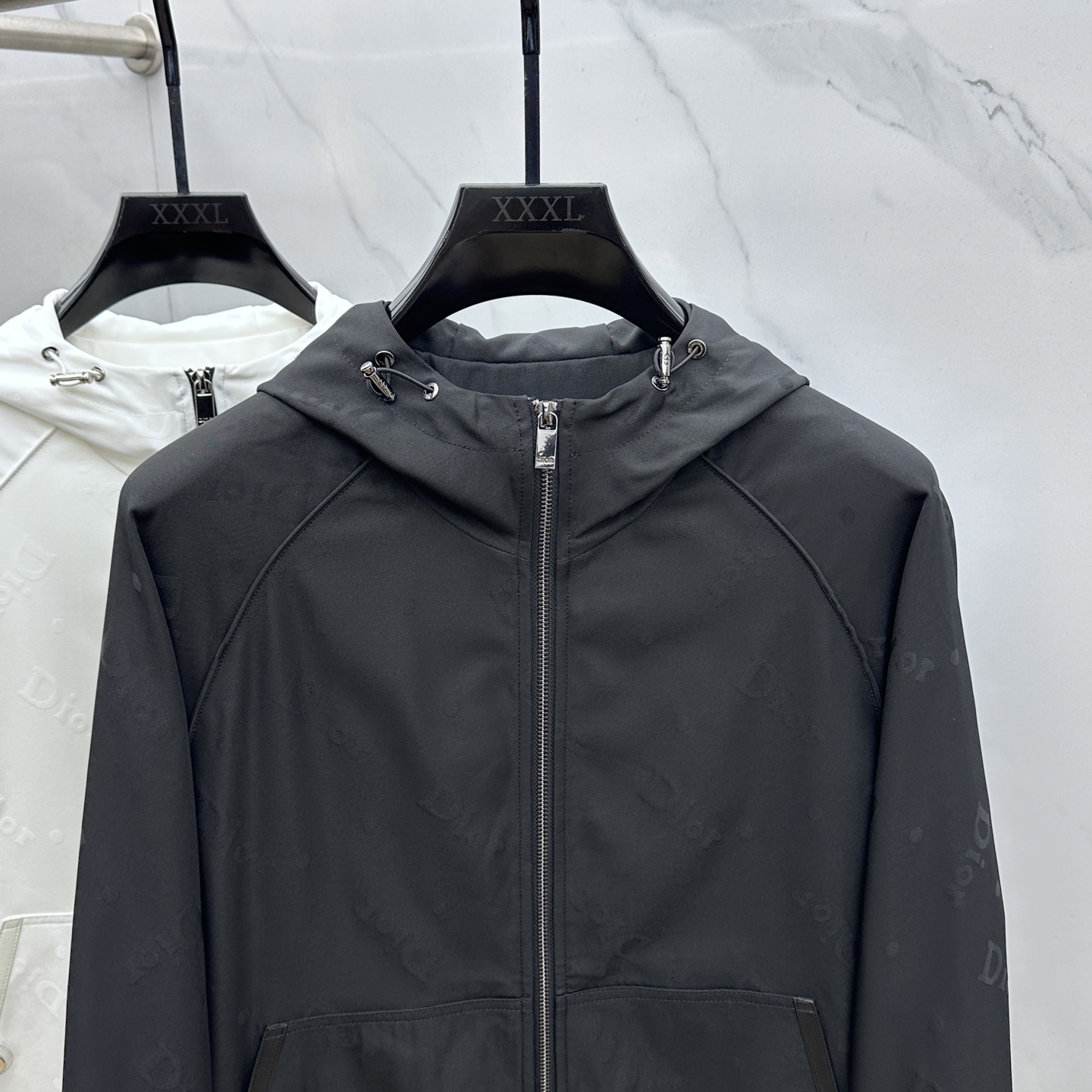 。 🆕Dior迪奥 2025ss早秋新款发布 迪奥连帽夹克外套，秋季爆款夹薄棉夹克外套，Dior字母提花