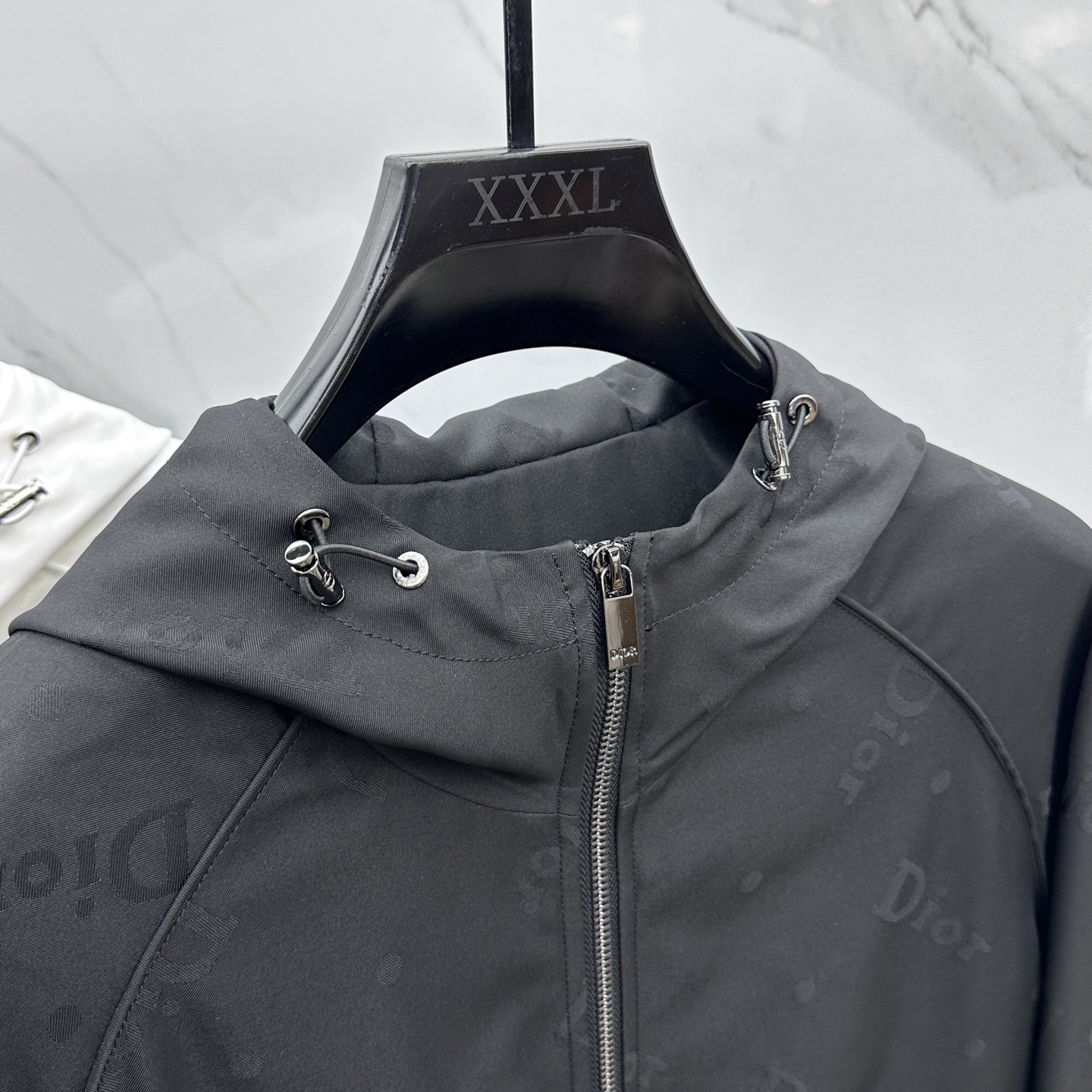 。 🆕Dior迪奥 2025ss早秋新款发布 迪奥连帽夹克外套，秋季爆款夹薄棉夹克外套，Dior字母提花