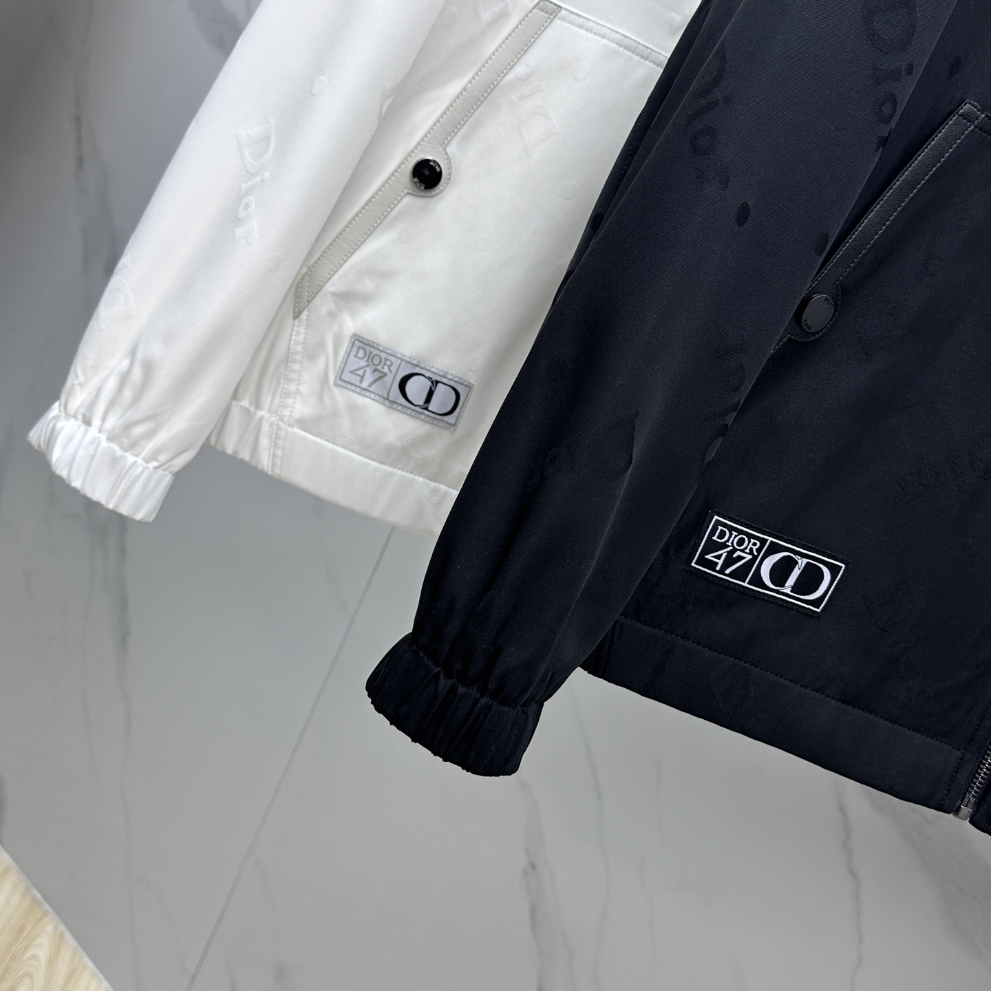 。 🆕Dior迪奥 2025ss早秋新款发布 迪奥连帽夹克外套，秋季爆款夹薄棉夹克外套，Dior字母提花