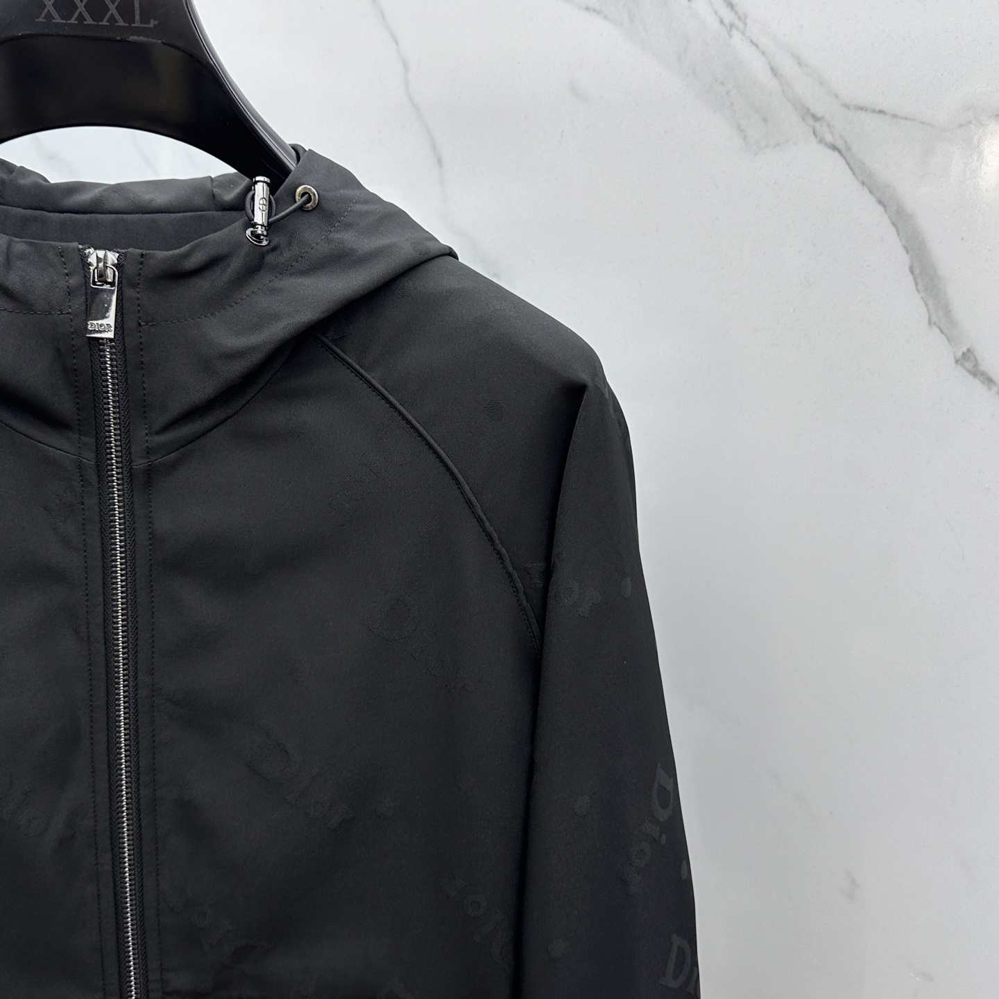 。 🆕Dior迪奥 2025ss早秋新款发布 迪奥连帽夹克外套，秋季爆款夹薄棉夹克外套，Dior字母提花