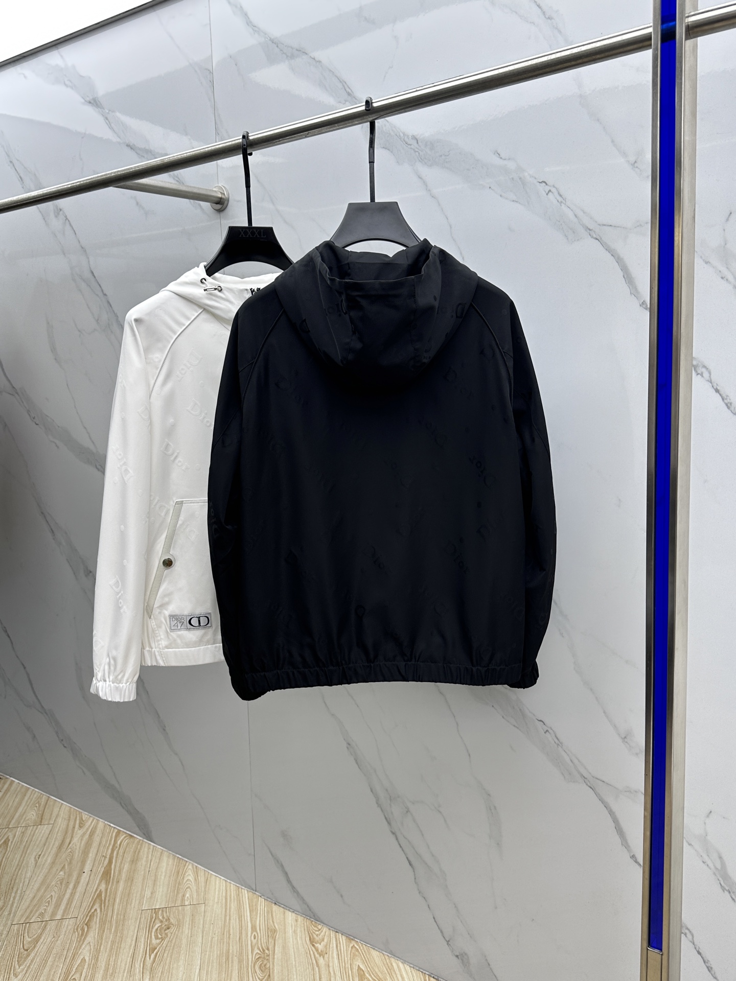 。 🆕Dior迪奥 2025ss早秋新款发布 迪奥连帽夹克外套，秋季爆款夹薄棉夹克外套，Dior字母提花