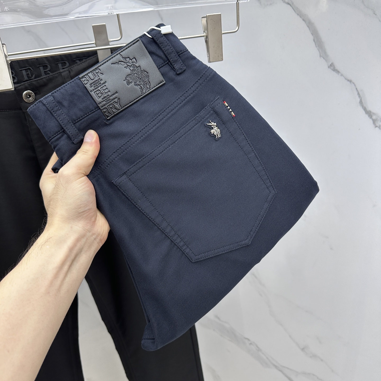 🆕Burberry*巴宝莉 2025早秋新品休闲裤西裤，官网同步发售，裤身工艺设计，定制五金辅料、面料定