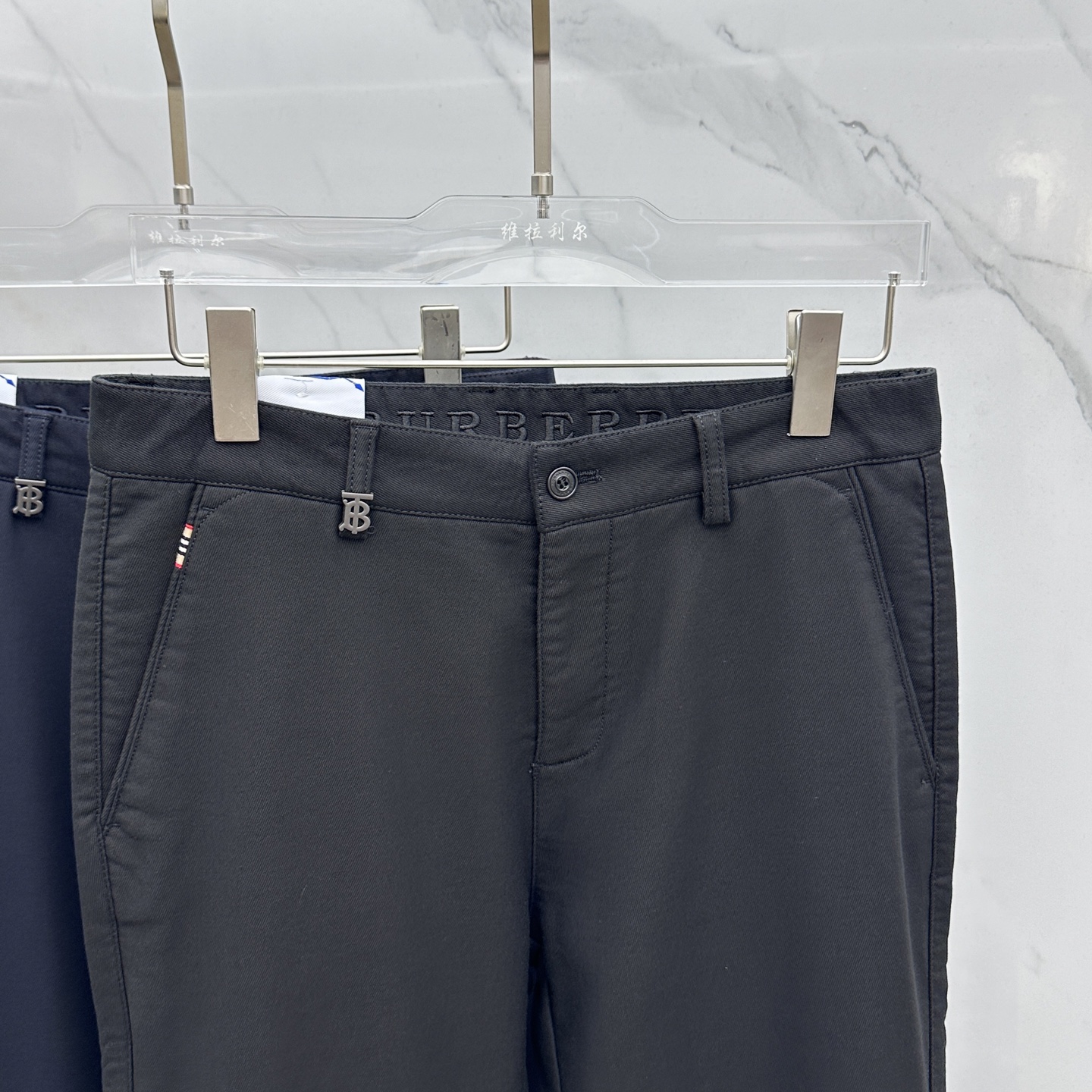 🆕Burberry巴宝莉 2025早秋新品休闲裤西裤，官网同步发售，裤身工艺设计，定制五金辅料、面料定制