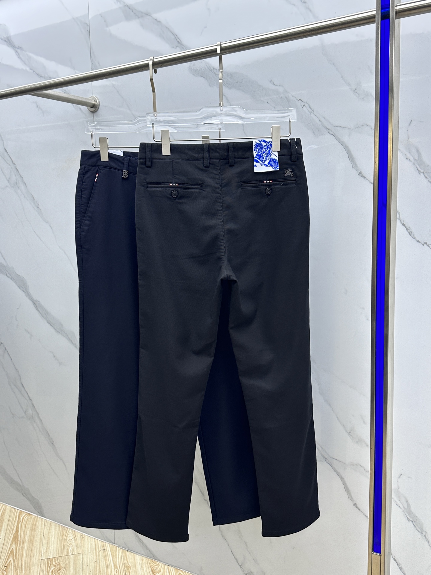 🆕Burberry巴宝莉 2025早秋新品休闲裤西裤，官网同步发售，裤身工艺设计，定制五金辅料、面料定制