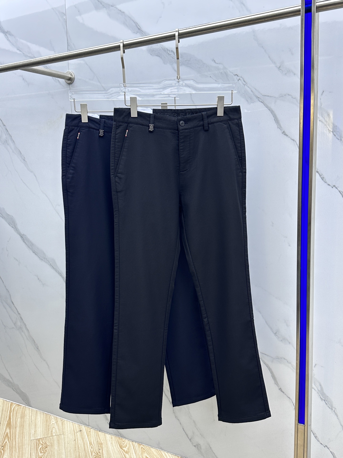 🆕Burberry巴宝莉 2025早秋新品休闲裤西裤，官网同步发售，裤身工艺设计，定制五金辅料、面料定制