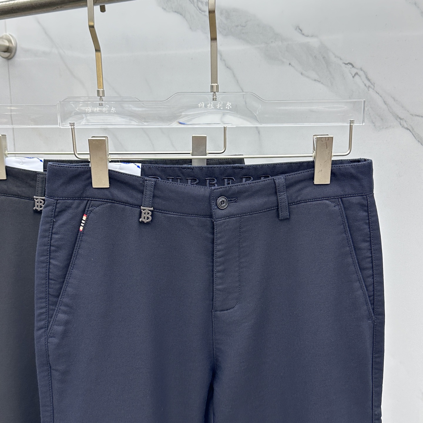 🆕Burberry巴宝莉 2025早秋新品休闲裤西裤，官网同步发售，裤身工艺设计，定制五金辅料、面料定制