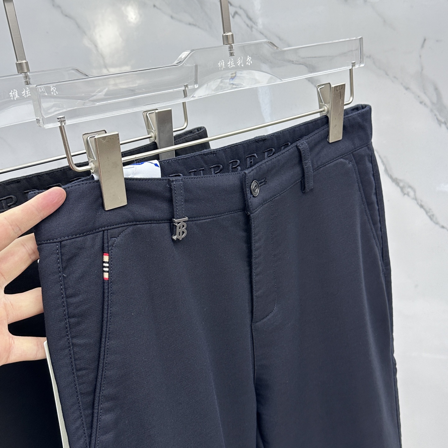 🆕Burberry巴宝莉 2025早秋新品休闲裤西裤，官网同步发售，裤身工艺设计，定制五金辅料、面料定制