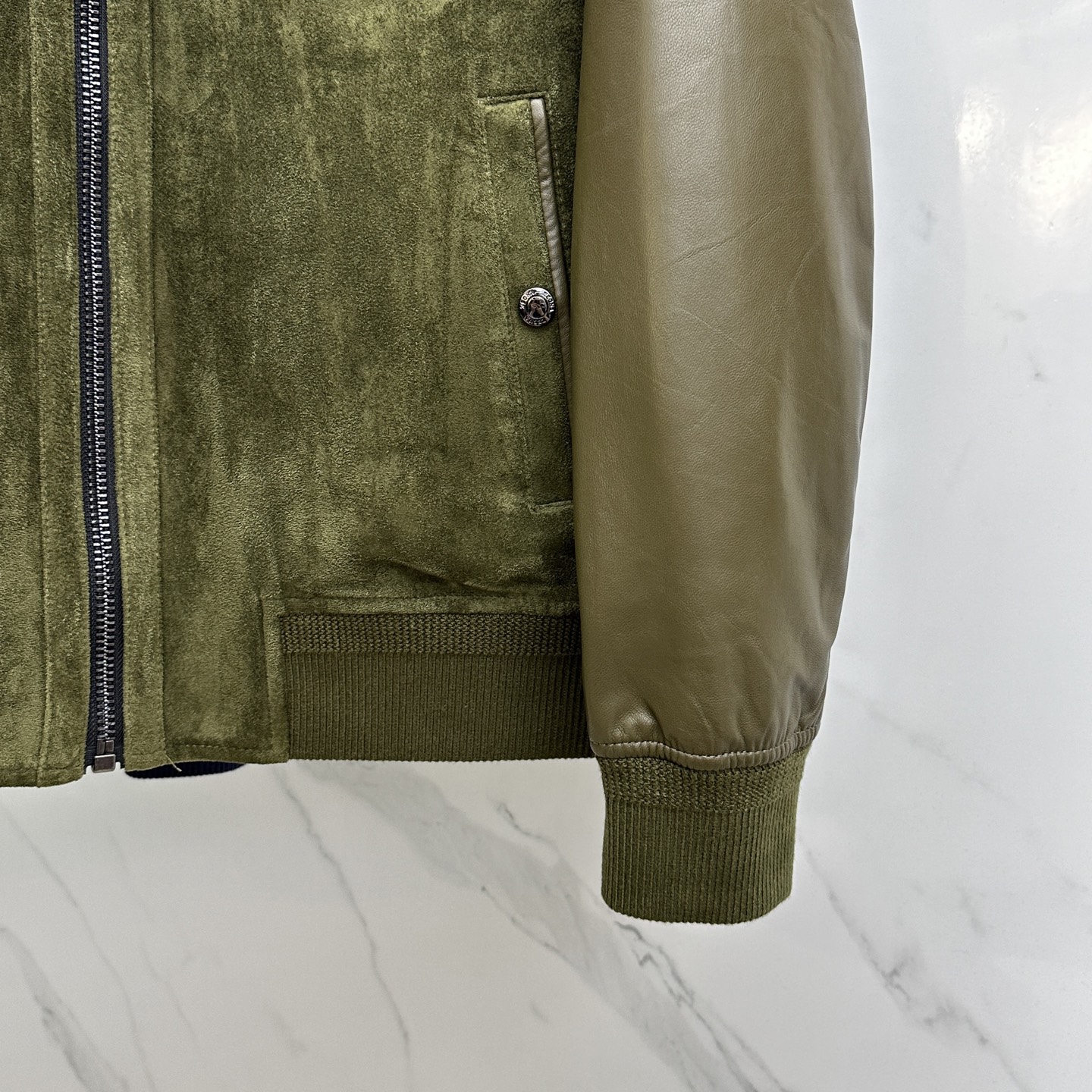 。 🆕ZEGNA 杰尼亚 男士绵羊皮拼接翻领真皮。洋行贸易货，海外直供限量款，25年秋冬高级秀场款，重磅