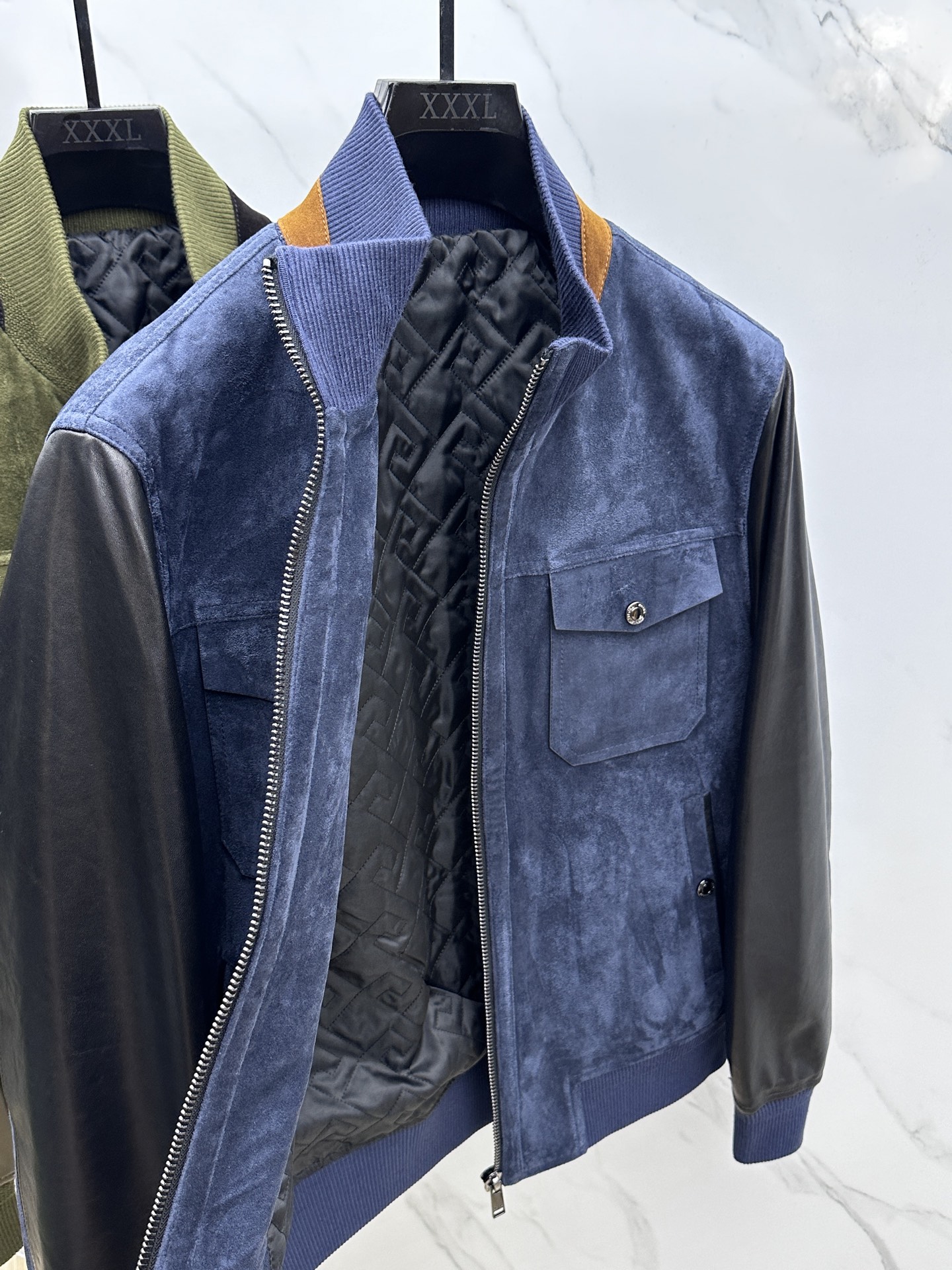 。 🆕ZEGNA 杰尼亚 男士绵羊皮拼接翻领真皮。洋行贸易货，海外直供限量款，25年秋冬高级秀场款，重磅