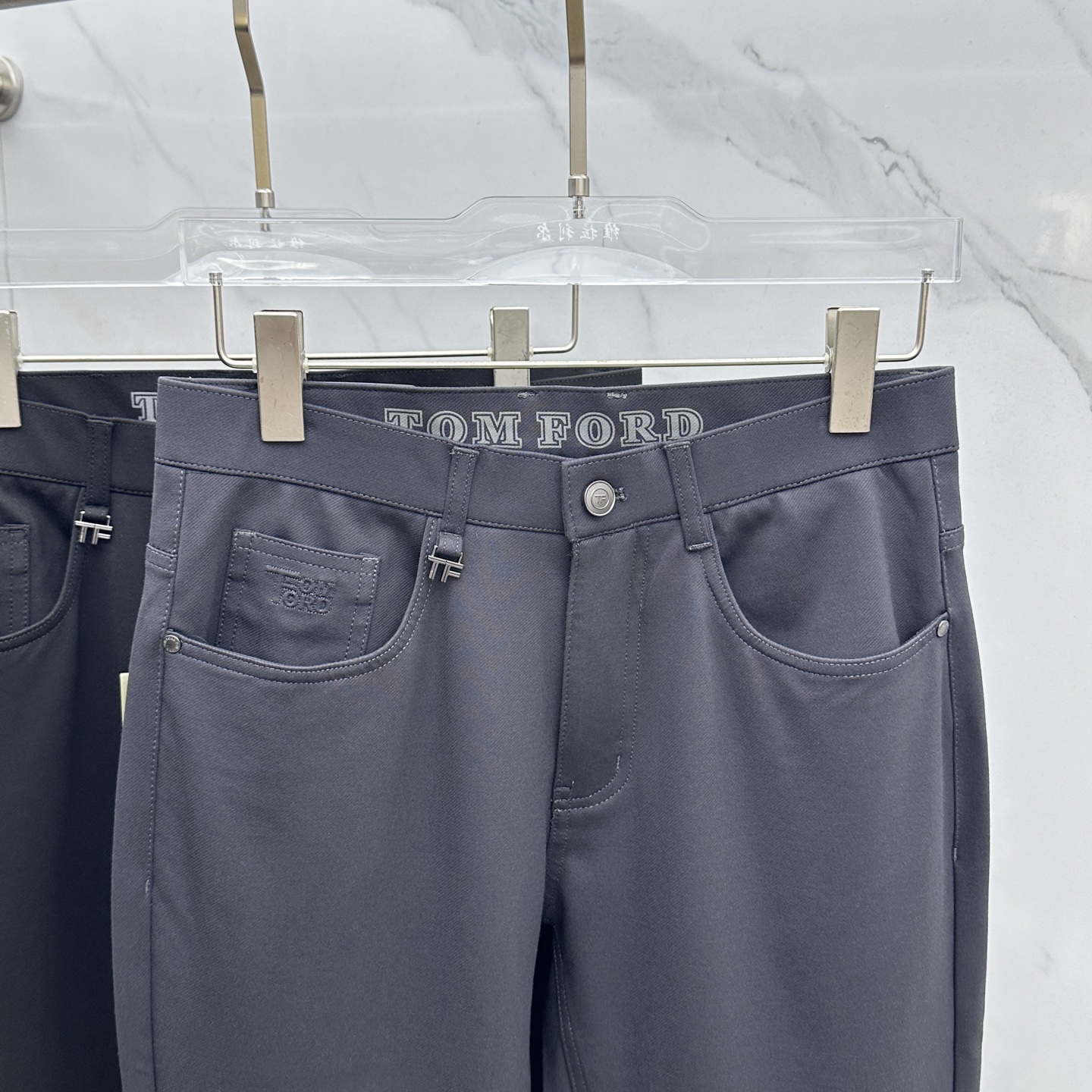 ￼ 🆕TF 2025早秋新品休闲裤西裤五袋裤，官网同步发售，裤身工艺设计，定制五金辅料、面料定制，代工厂