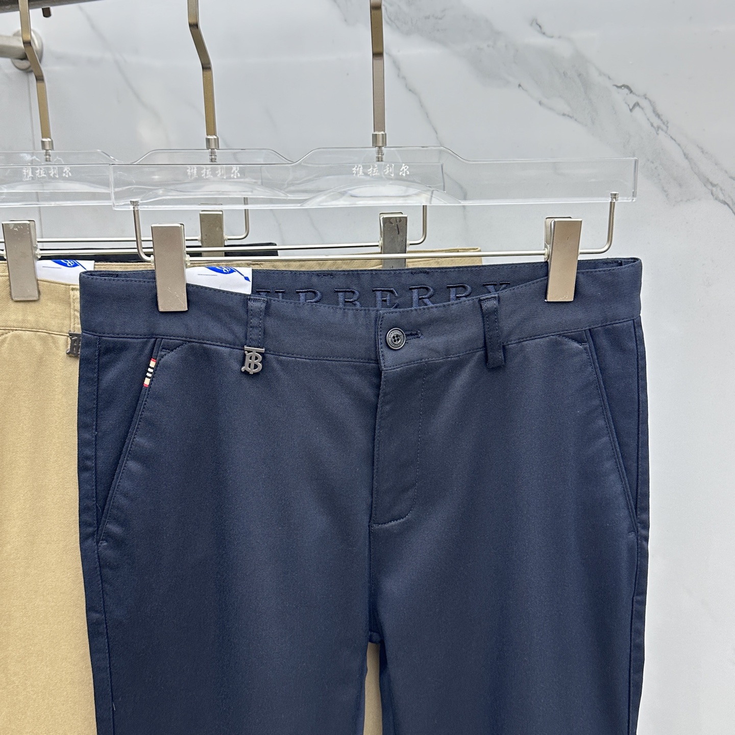 🆕Burberry巴宝莉 2025早秋新品休闲裤西裤，官网同步发售，裤身工艺设计，定制五金辅料、面料定制