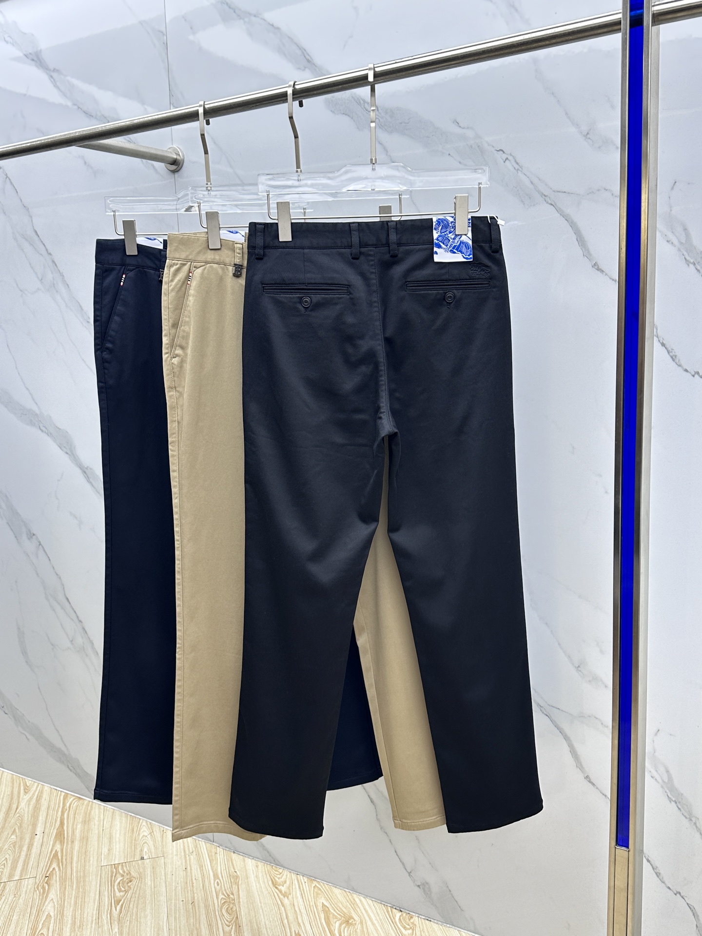 🆕Burberry巴宝莉 2025早秋新品休闲裤西裤，官网同步发售，裤身工艺设计，定制五金辅料、面料定制