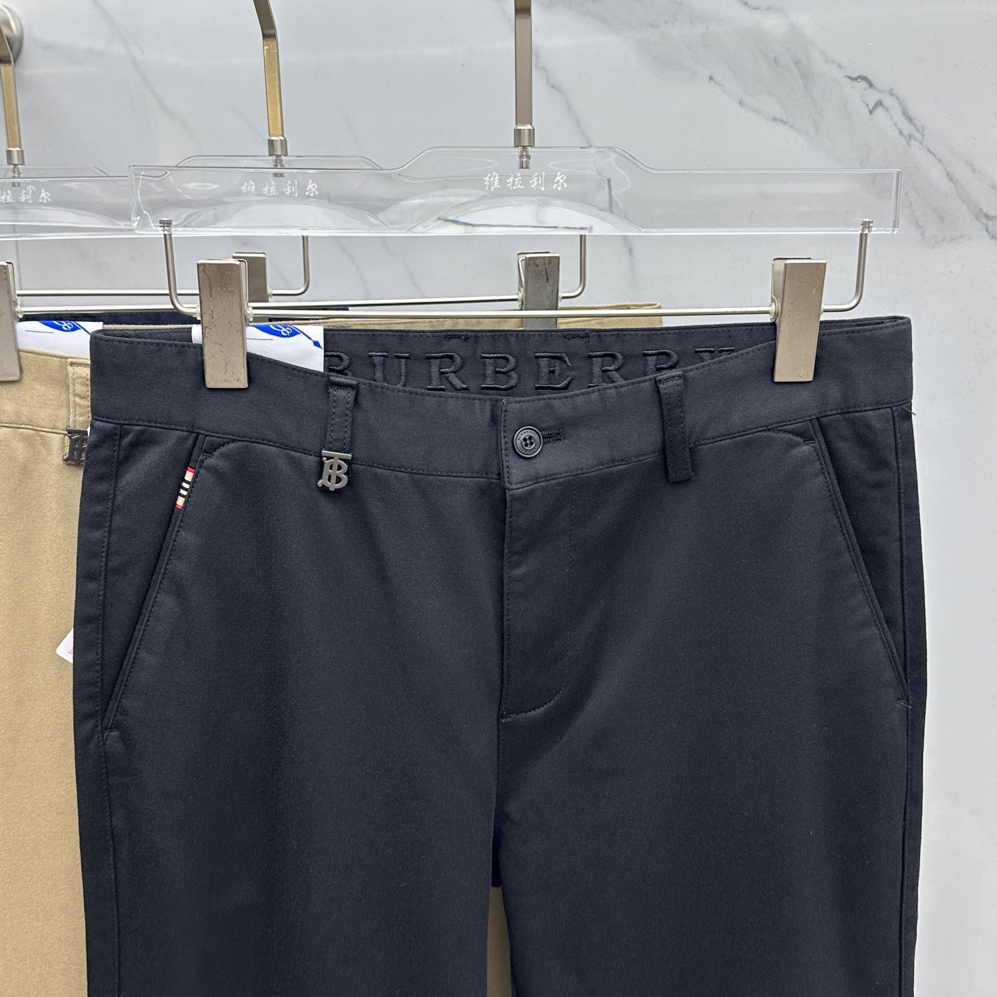 🆕Burberry巴宝莉 2025早秋新品休闲裤西裤，官网同步发售，裤身工艺设计，定制五金辅料、面料定制