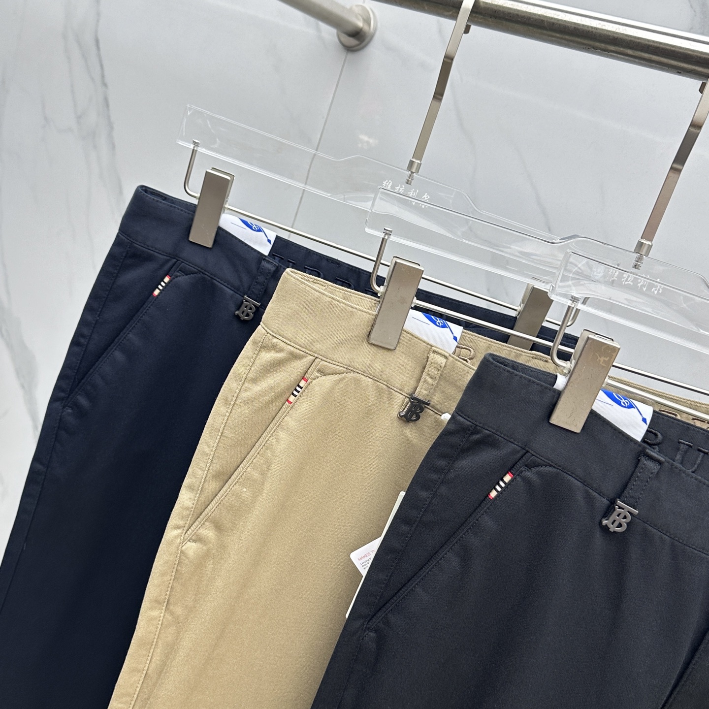 🆕Burberry巴宝莉 2025早秋新品休闲裤西裤，官网同步发售，裤身工艺设计，定制五金辅料、面料定制