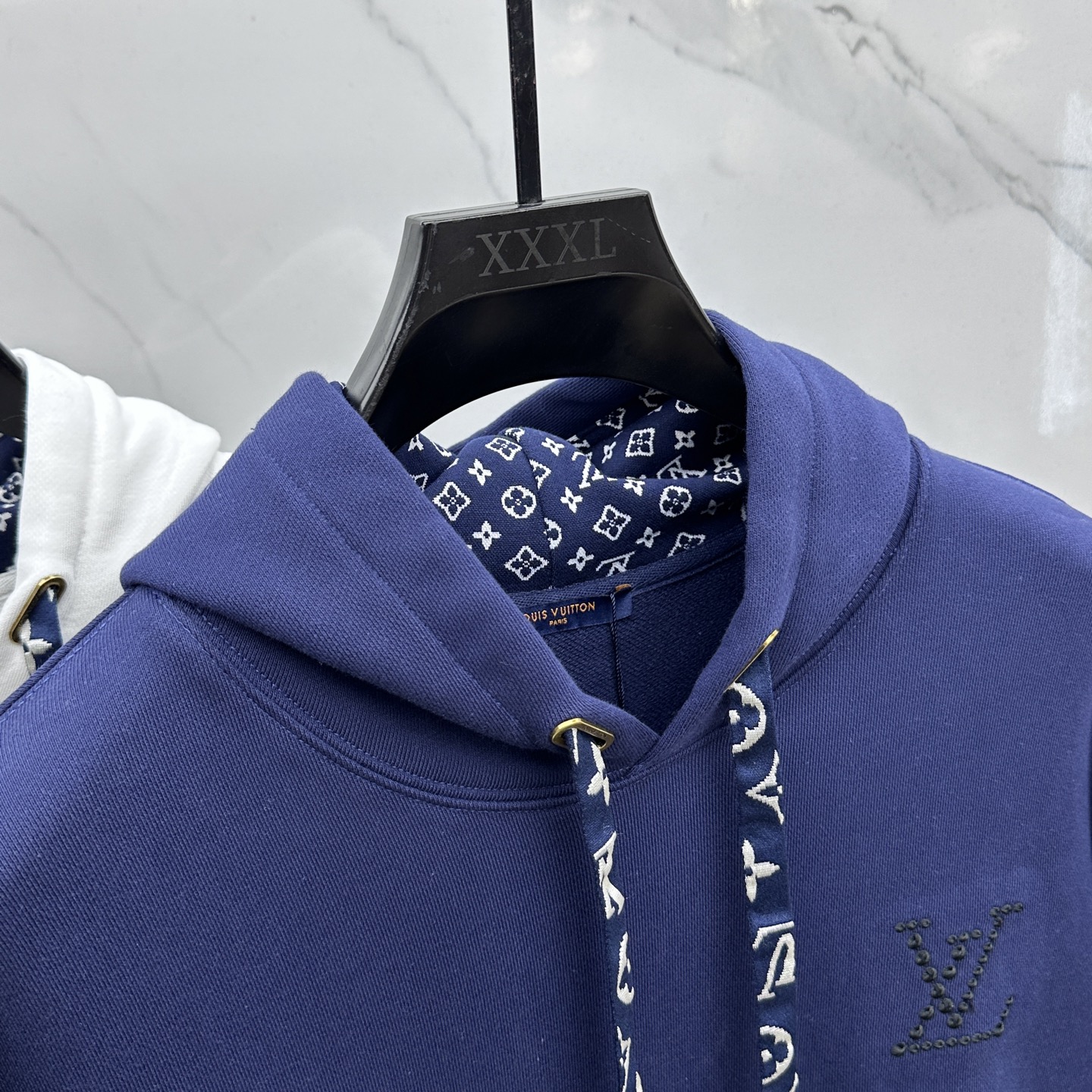 🆕LV路易威登 2025ss最新款，同步有售，原单狠货，时尚休闲连帽卫衣，上身很有特点！吸睛而有亮点，进