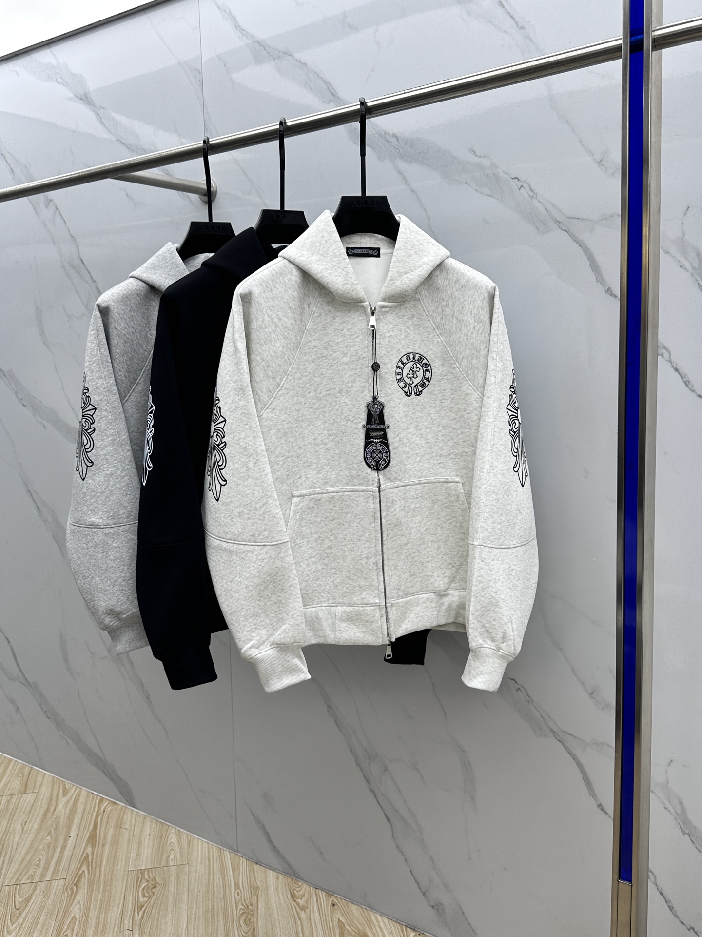 NO:530228,CH* Croxin 2025ss autumn new zipper sweatshirt high-tech fabric composite thick silhouette loose version hooded zipper jacket embroidered logo letter hooded zipper jacket is really fashionable, the most versatile commuting, the trend of raging xh The best way to dry clean Size M-XXL,,chrome hearts,hoodie,sweatshirts,jackets & coats,hats,alexander wang19860909CH*克罗心 2025ss秋季新款拉链卫衣 高科技面料 复合加厚廓形宽松版连帽拉锁外套 刺绣logo字母连帽 拉锁外套真的是太懂时尚了 通勤最百搭 暴走的潮流xh 洗涤最佳方式干洗 尺码M-XXL,,chrome hearts,hoodie,sweatshirts,jackets & coats,hats,alexander wang,Men's clothing