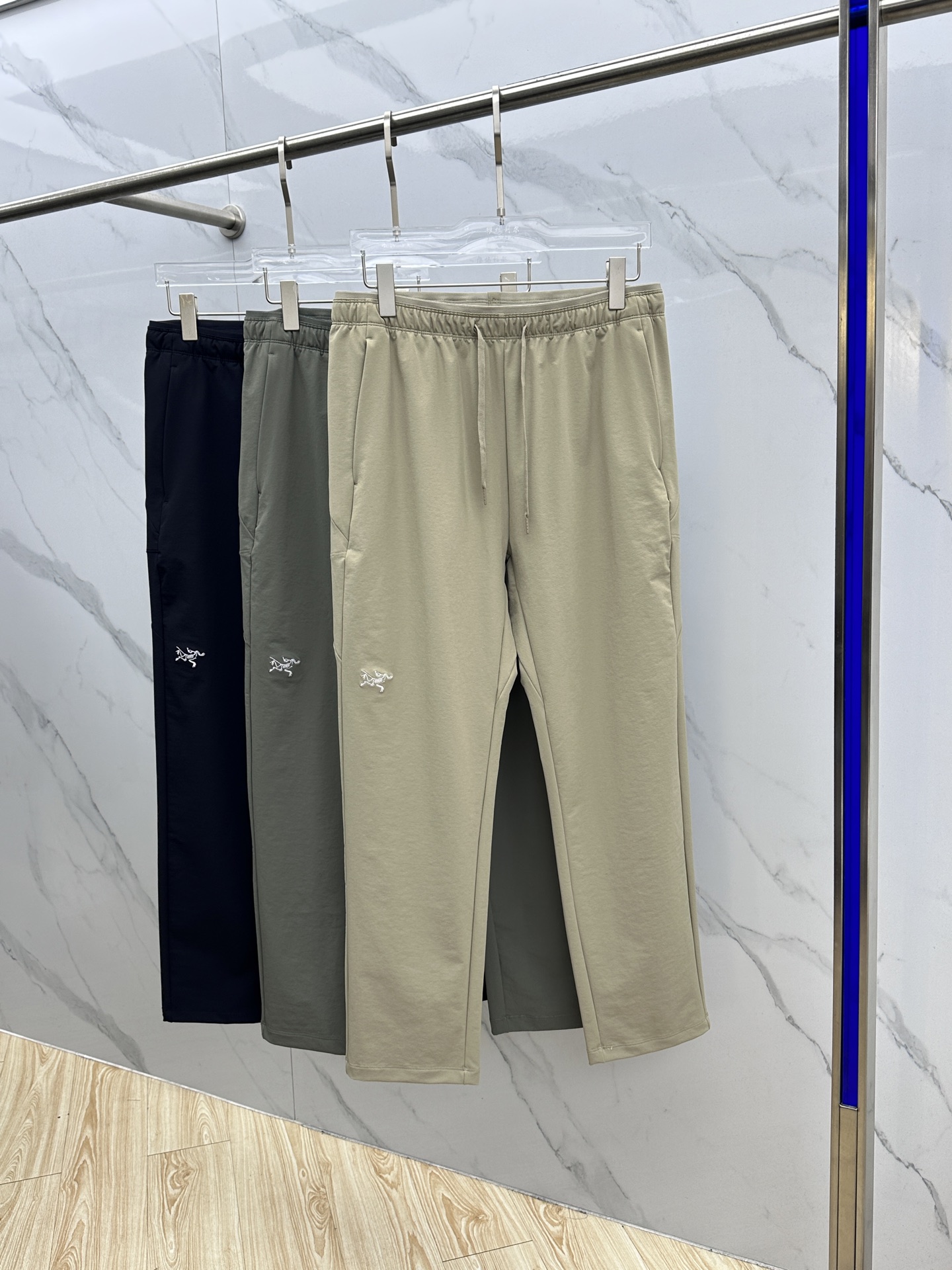 🆕Arc‘teryx 始祖鸟秋季男士运动休闲长裤，高品质必带！拿到手特别惊喜！谁不爱始祖鸟小标卫裤经典基