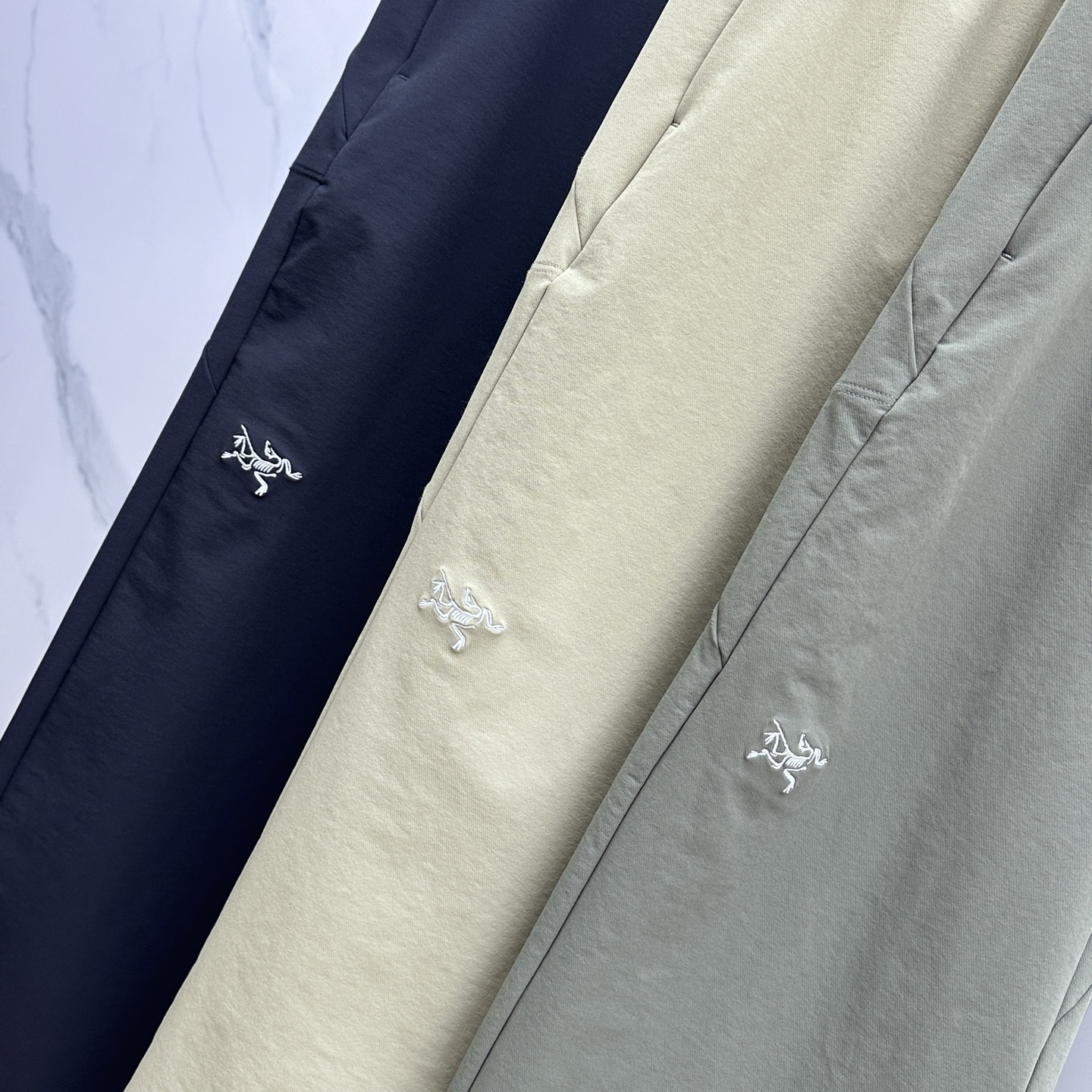 🆕Arc‘teryx 始祖鸟秋季男士运动休闲长裤，高品质必带！拿到手特别惊喜！谁不爱始祖鸟小标卫裤经典基