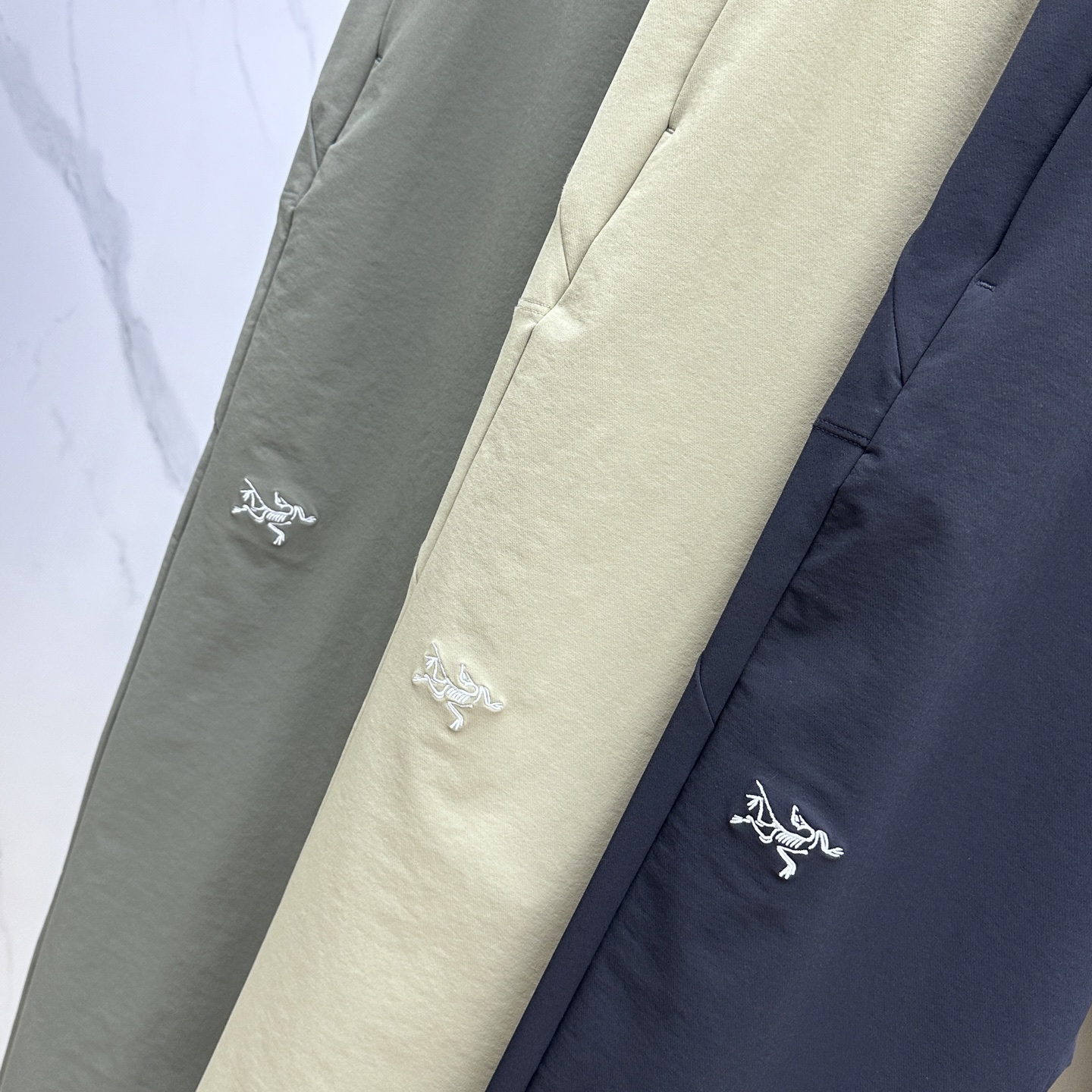 🆕Arc‘teryx 始祖鸟秋季男士运动休闲长裤，高品质必带！拿到手特别惊喜！谁不爱始祖鸟小标卫裤经典基