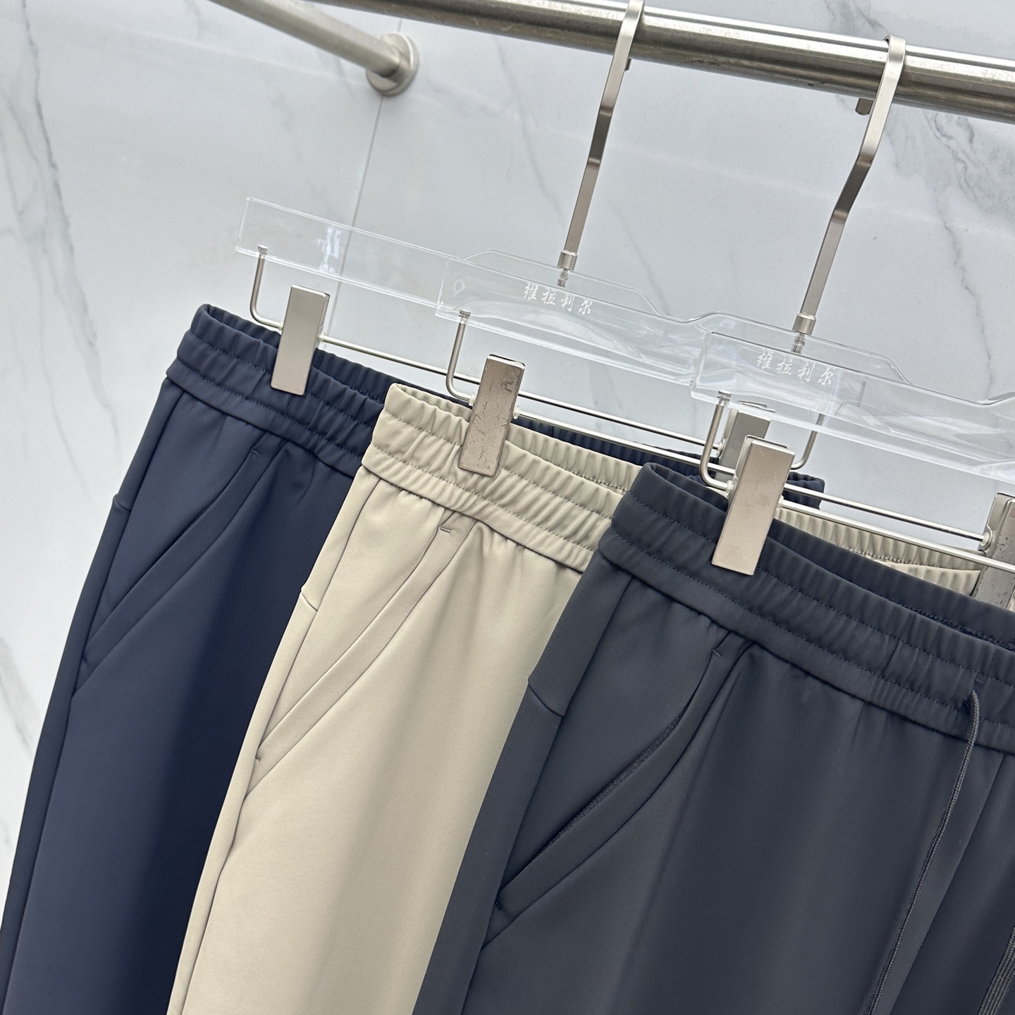 🆕DESCENTE迪桑特 秋冬户外机能裤户外登山徒步休闲长裤男 采用高密度登山布面料，非常结实具备良好的