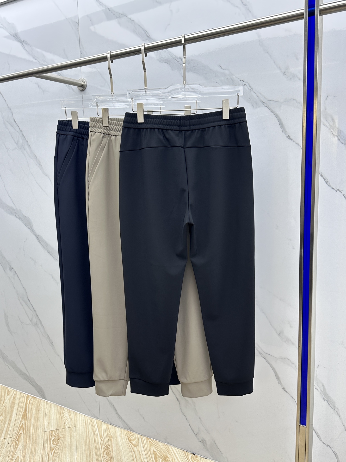 🆕DESCENTE迪桑特 秋冬户外机能裤户外登山徒步休闲长裤男 采用高密度登山布面料，非常结实具备良好的