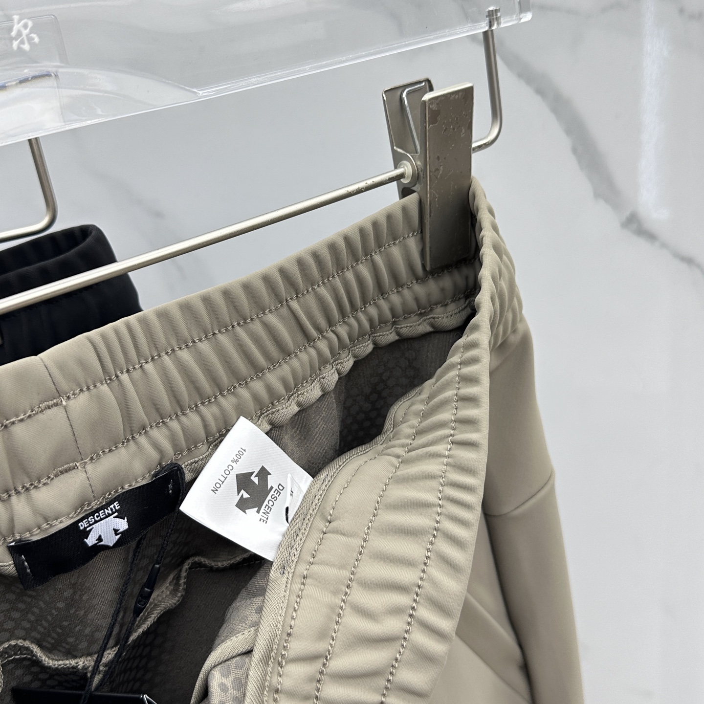 🆕DESCENTE迪桑特 秋冬户外机能裤户外登山徒步休闲长裤男 采用高密度登山布面料，非常结实具备良好的