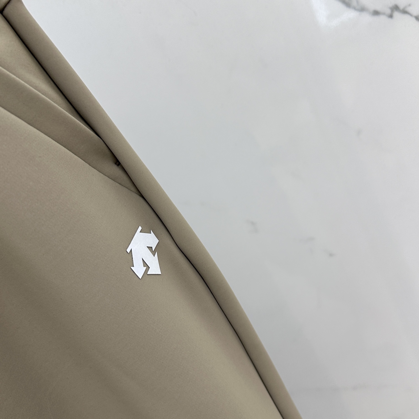 🆕DESCENTE迪桑特 秋冬户外机能裤户外登山徒步休闲长裤男 采用高密度登山布面料，非常结实具备良好的