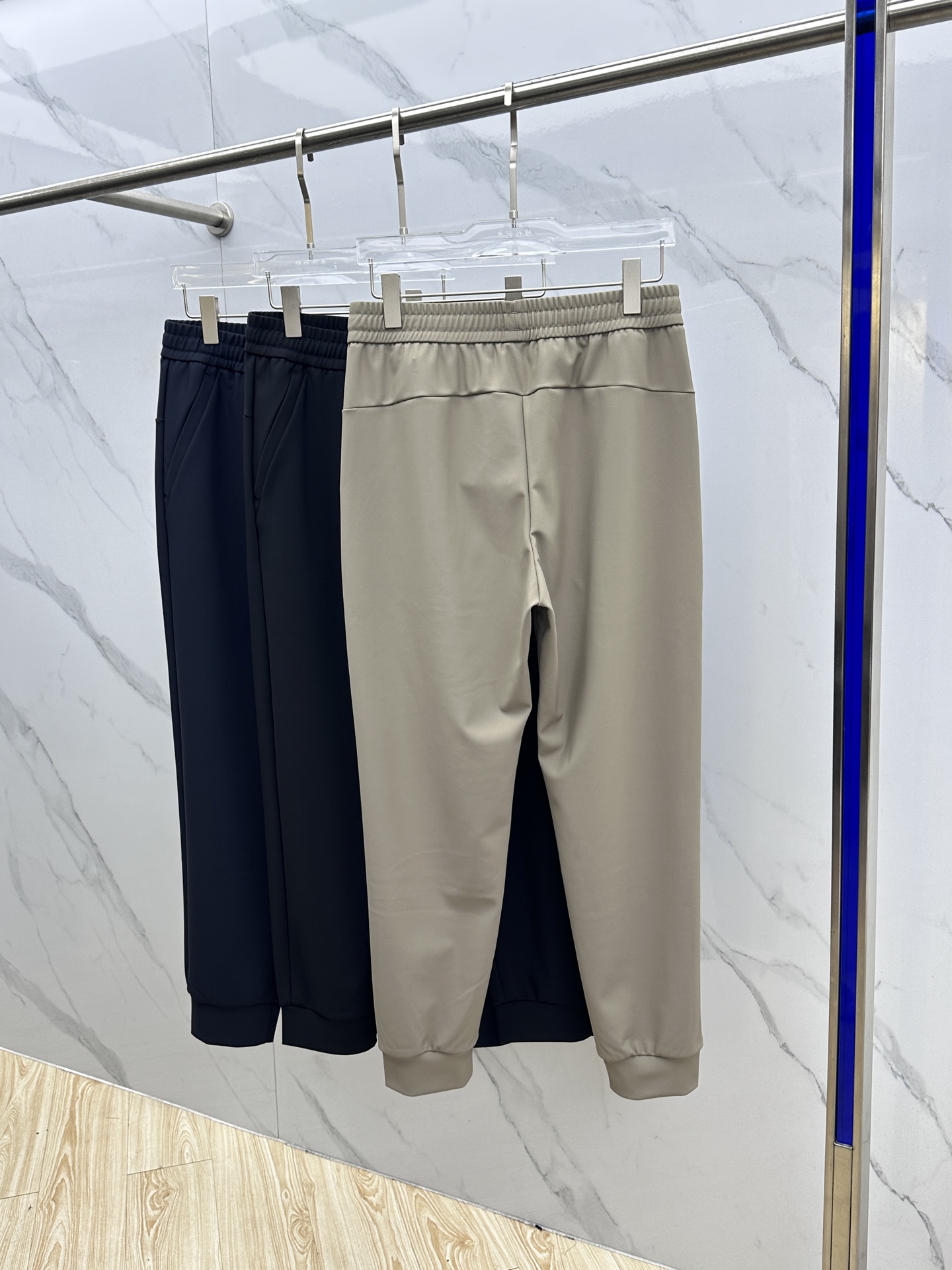 🆕DESCENTE迪桑特 秋冬户外机能裤户外登山徒步休闲长裤男 采用高密度登山布面料，非常结实具备良好的