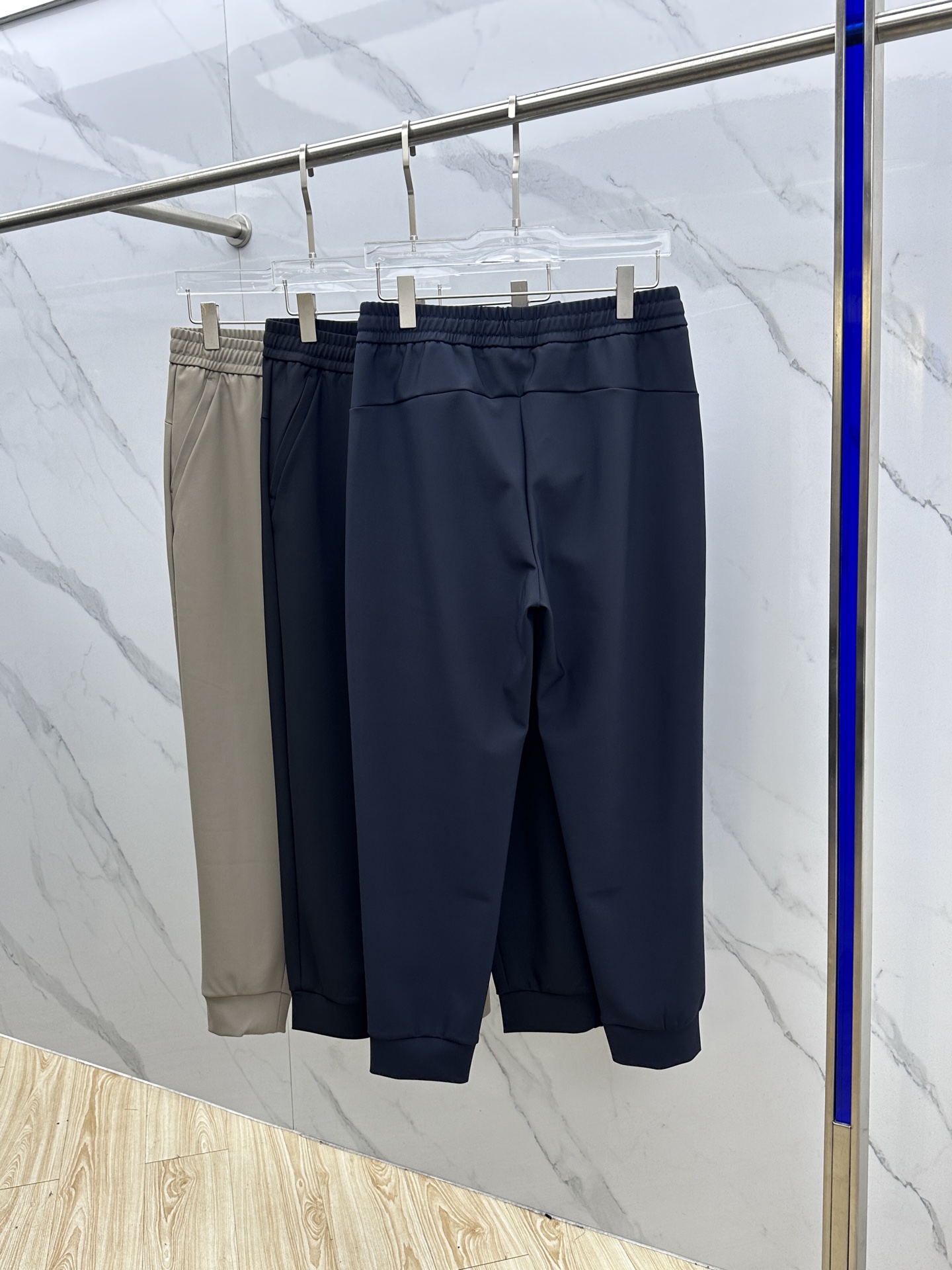 🆕DESCENTE迪桑特 秋冬户外机能裤户外登山徒步休闲长裤男 采用高密度登山布面料，非常结实具备良好的