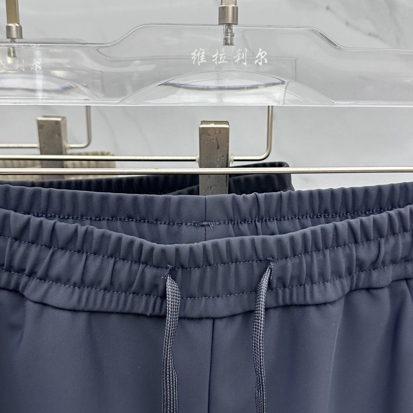 🆕DESCENTE迪桑特 秋冬户外机能裤户外登山徒步休闲长裤男 采用高密度登山布面料，非常结实具备良好的