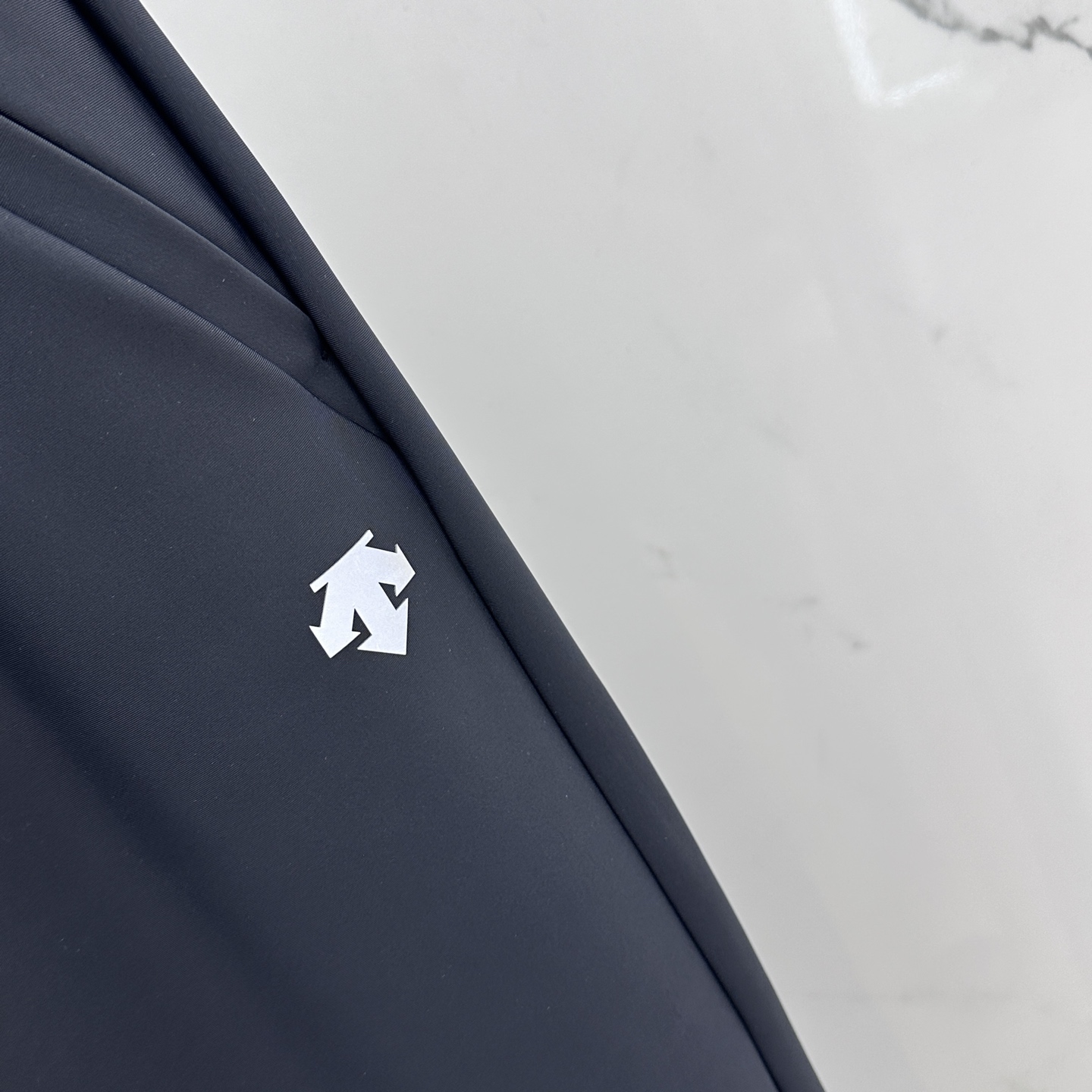 🆕DESCENTE迪桑特 秋冬户外机能裤户外登山徒步休闲长裤男 采用高密度登山布面料，非常结实具备良好的