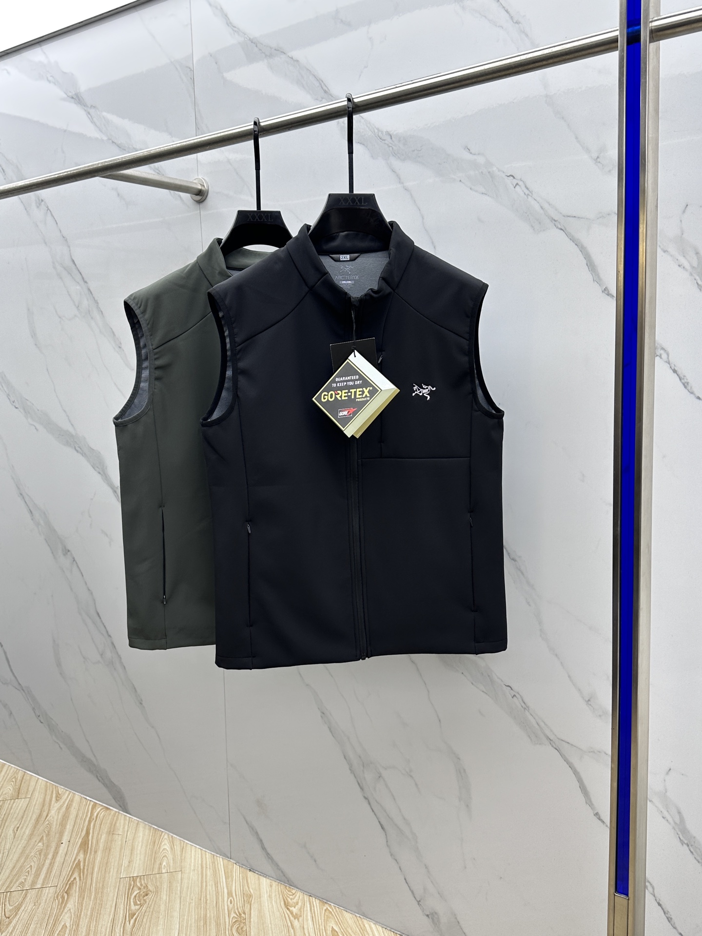 🆕ARCTERYX 始祖鸟 2025秋季新品薄绒男士马甲，官网同步！外贸公司订单！客供针织聚酯纤维材质，