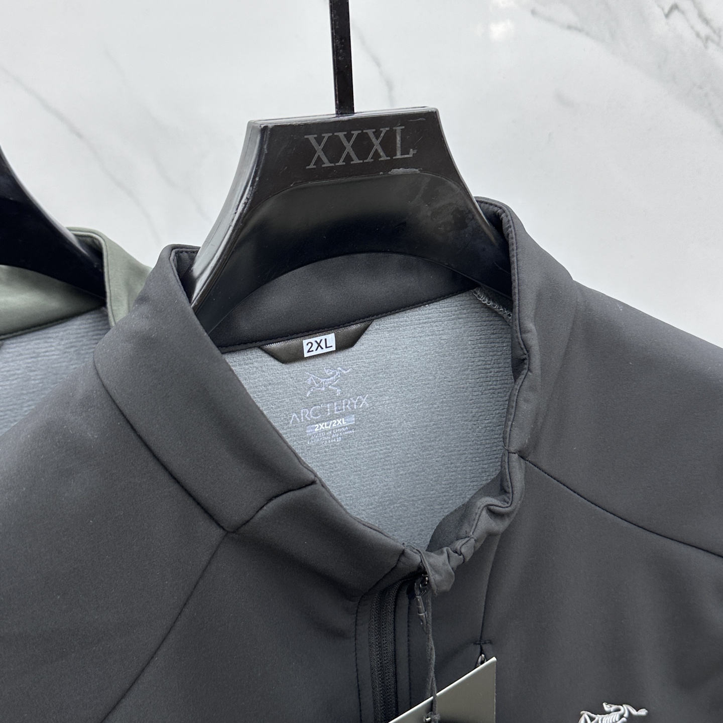 🆕ARCTERYX 始祖鸟 2025秋季新品薄绒男士马甲，官网同步！外贸公司订单！客供针织聚酯纤维材质，
