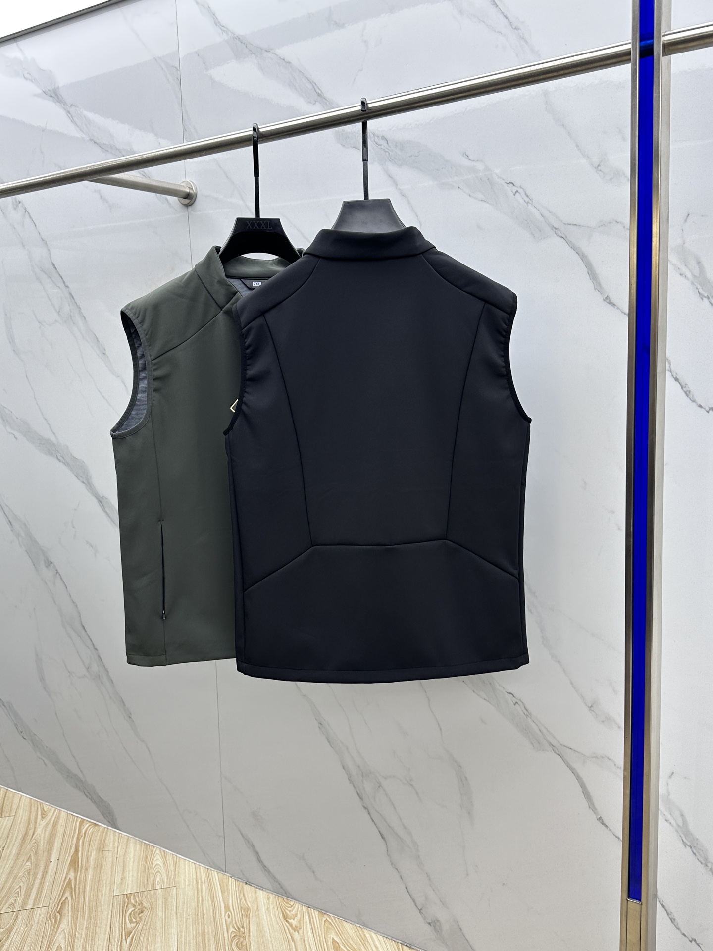 🆕ARCTERYX 始祖鸟 2025秋季新品薄绒男士马甲，官网同步！外贸公司订单！客供针织聚酯纤维材质，